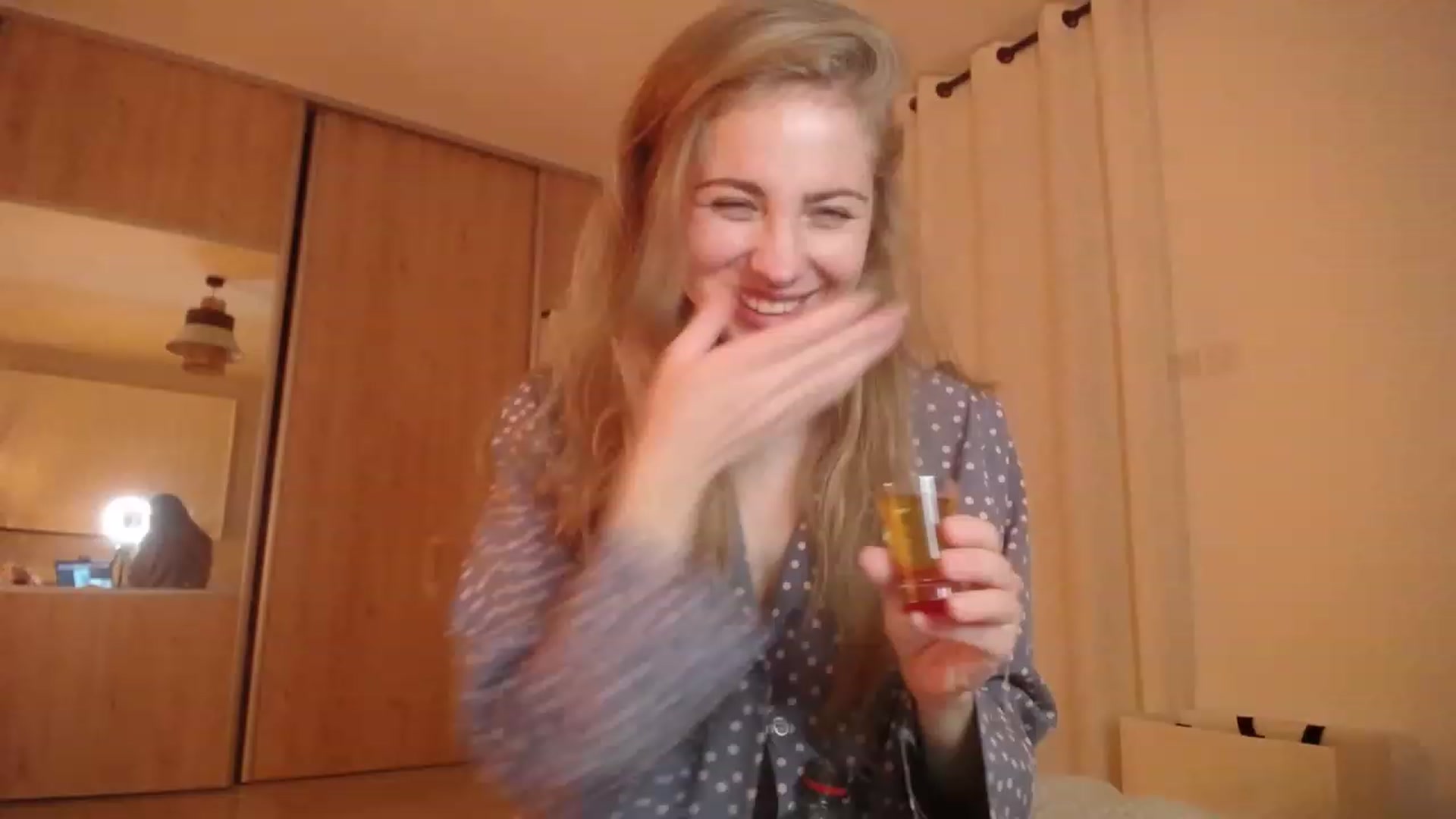Gallery image thumbnail from ImKeira's myfreecams stream on, 11/19/2022, 17:59 image 3 of 20