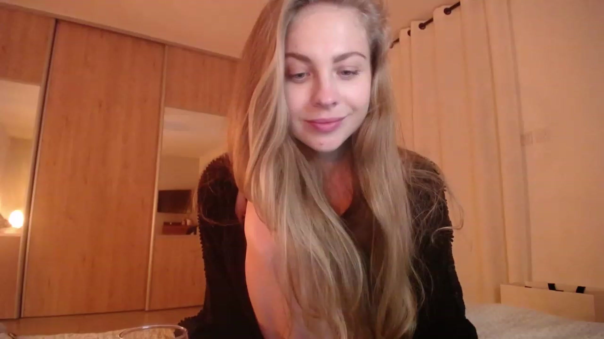 Gallery image thumbnail from ImKeira's myfreecams stream on, 11/21/2022, 18:17 image 9 of 20