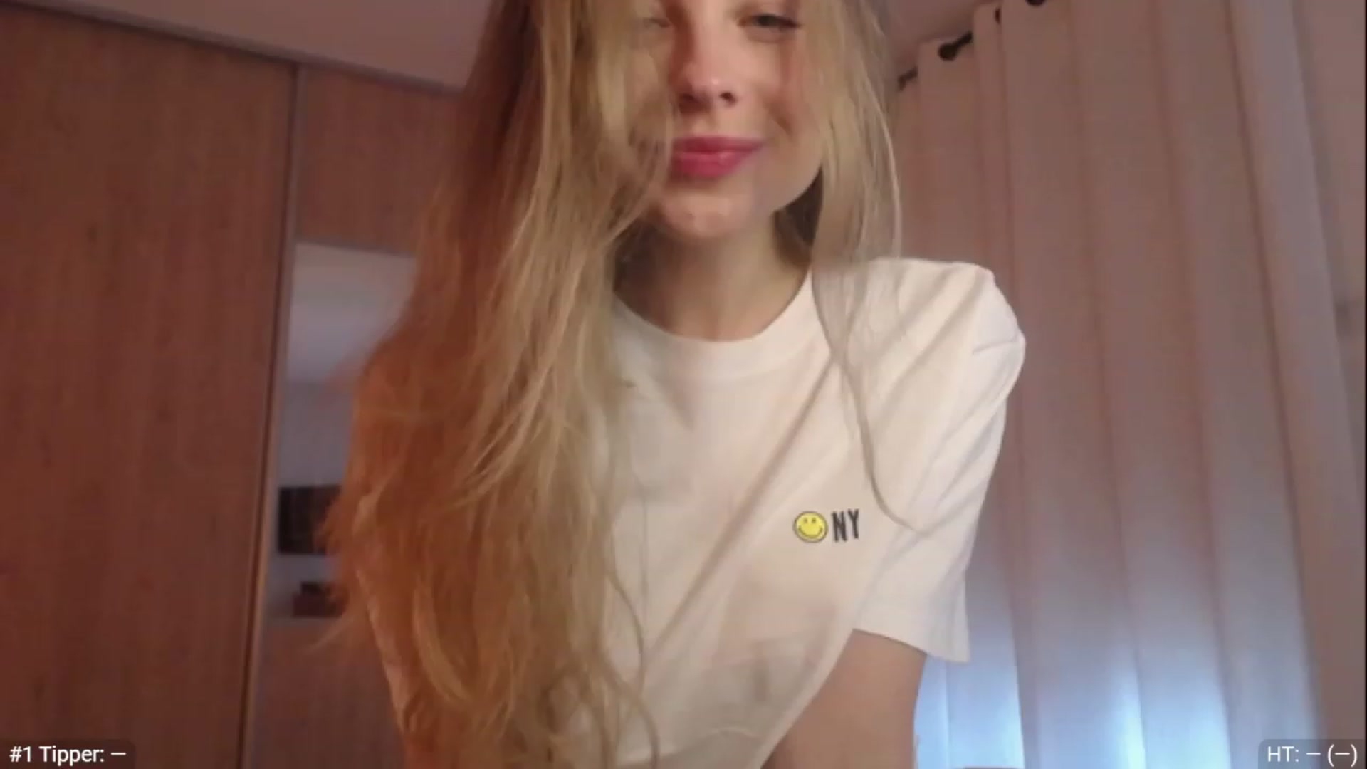 Gallery image thumbnail from ImKeira's myfreecams stream on, 11/23/2022, 15:38 image 14 of 20