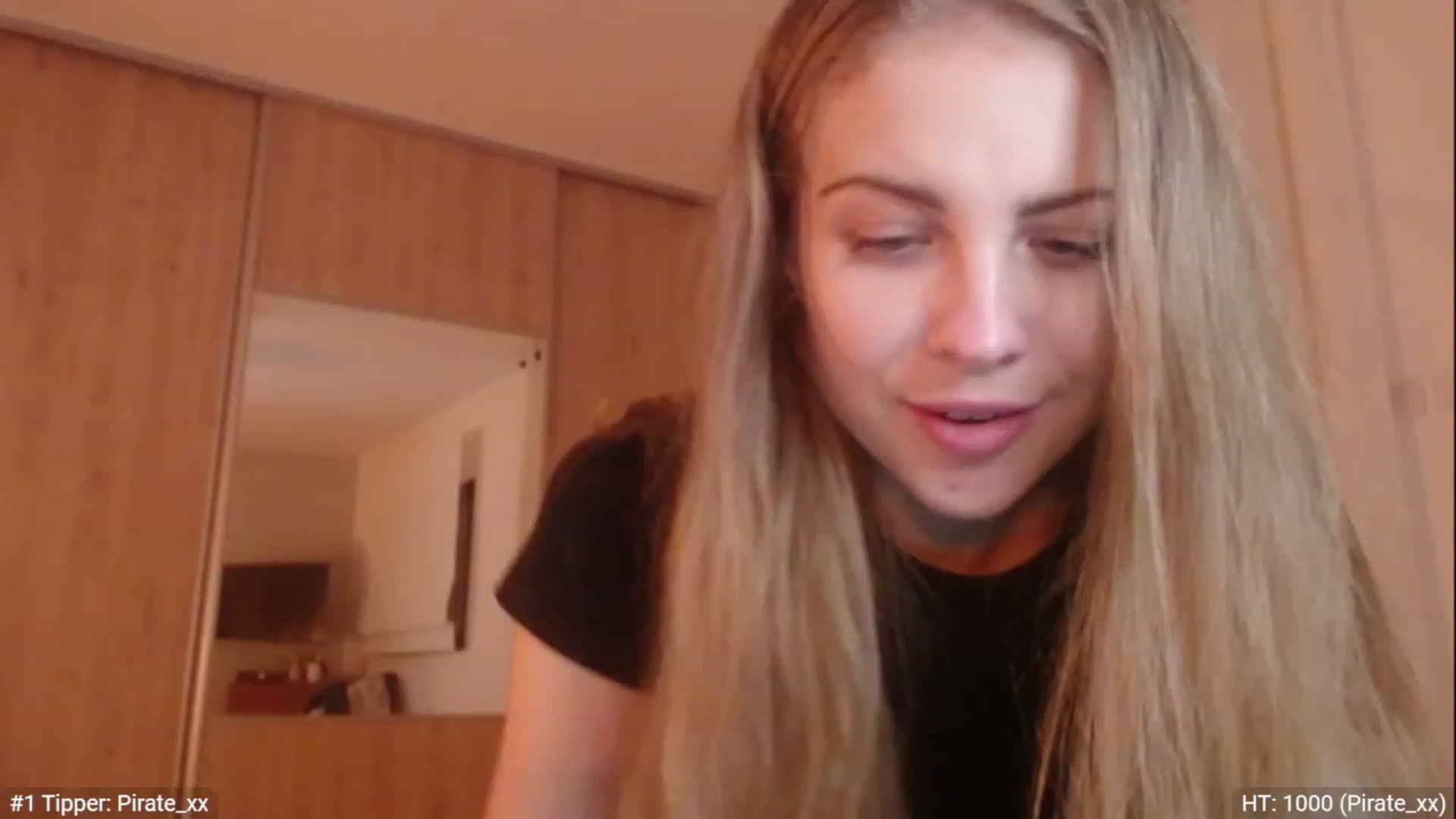 Gallery image thumbnail from ImKeira's myfreecams stream on, 11/23/2022, 17:52 image 12 of 20