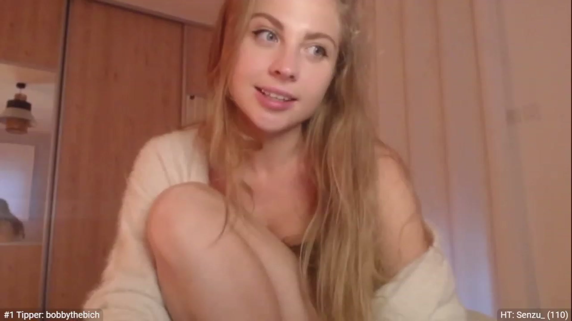 Gallery image thumbnail from ImKeira's myfreecams stream on, 12/20/2022, 18:49 image 7 of 20