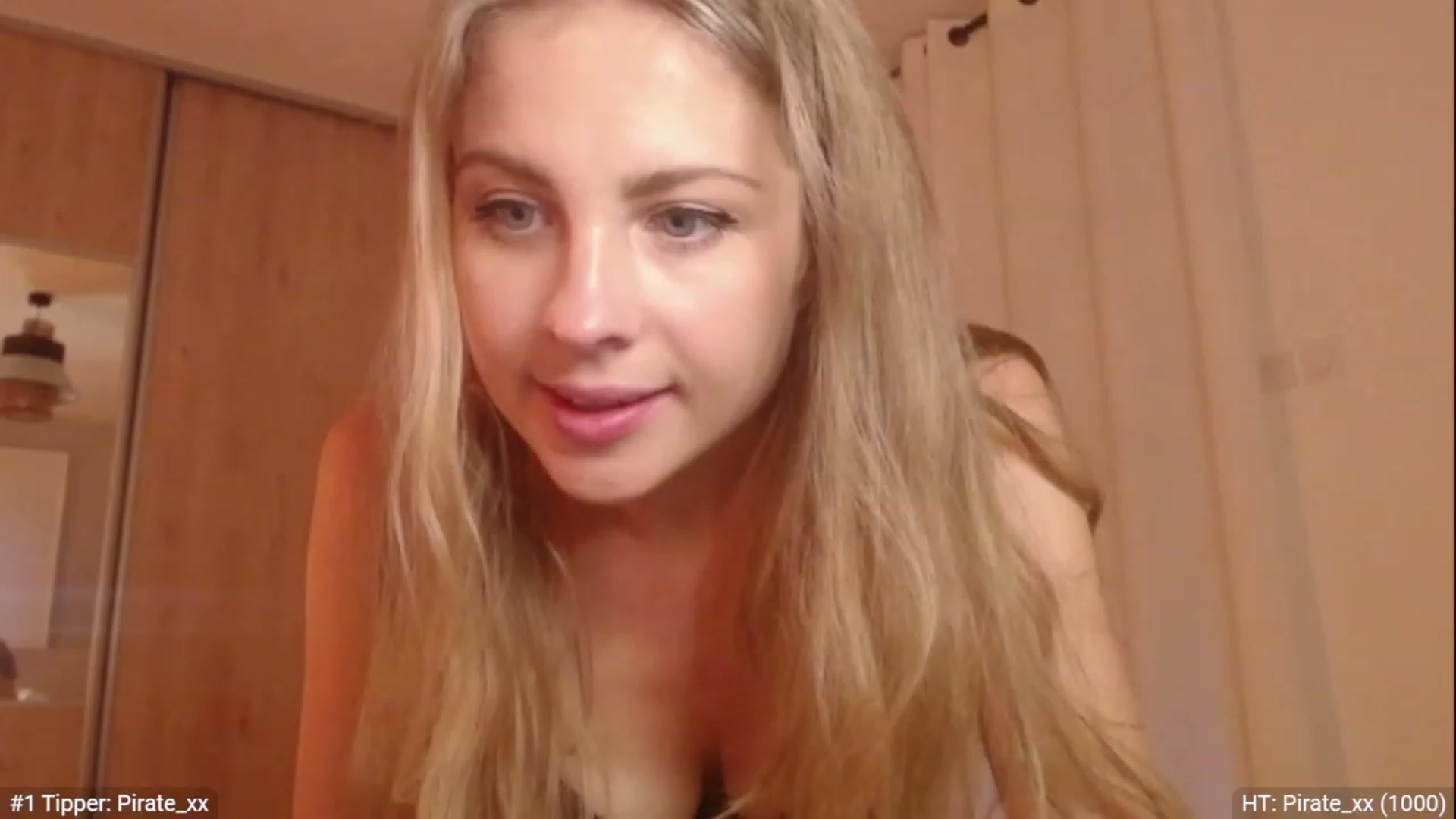 Gallery image thumbnail from ImKeira's myfreecams stream on, 12/20/2022, 18:49 image 9 of 20