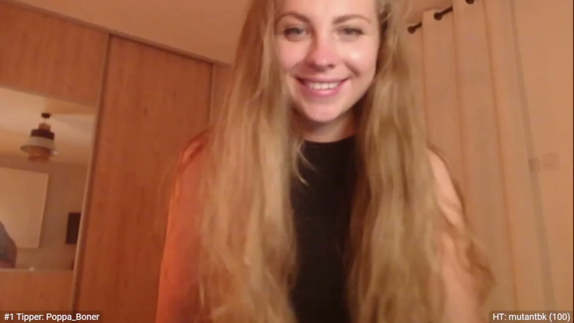Gallery image thumbnail from ImKeira's myfreecams stream on, 12/30/2022, 17:36 image 10 of 20