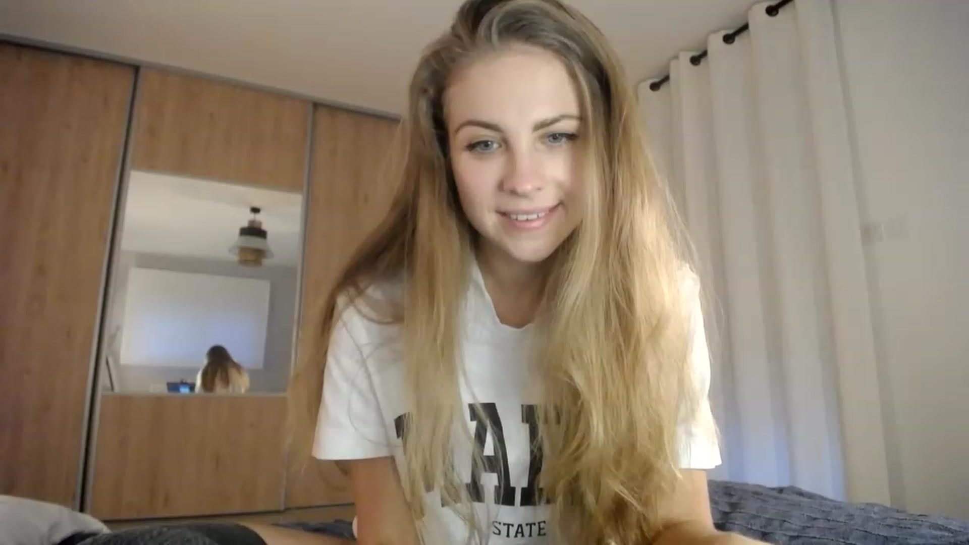 Gallery image thumbnail from ImKeira's myfreecams stream on, 01/19/2023, 16:40 image 10 of 20