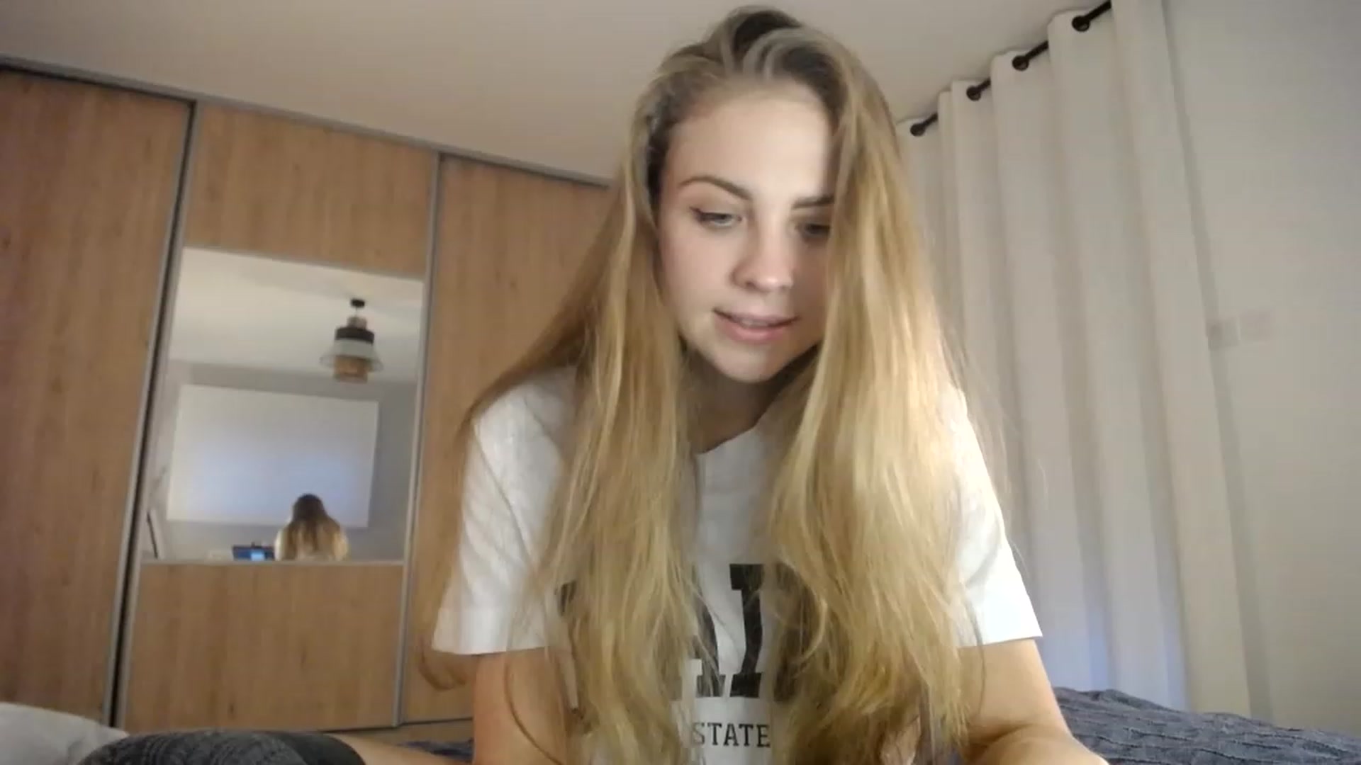 Gallery image thumbnail from ImKeira's myfreecams stream on, 01/19/2023, 16:40 image 13 of 20