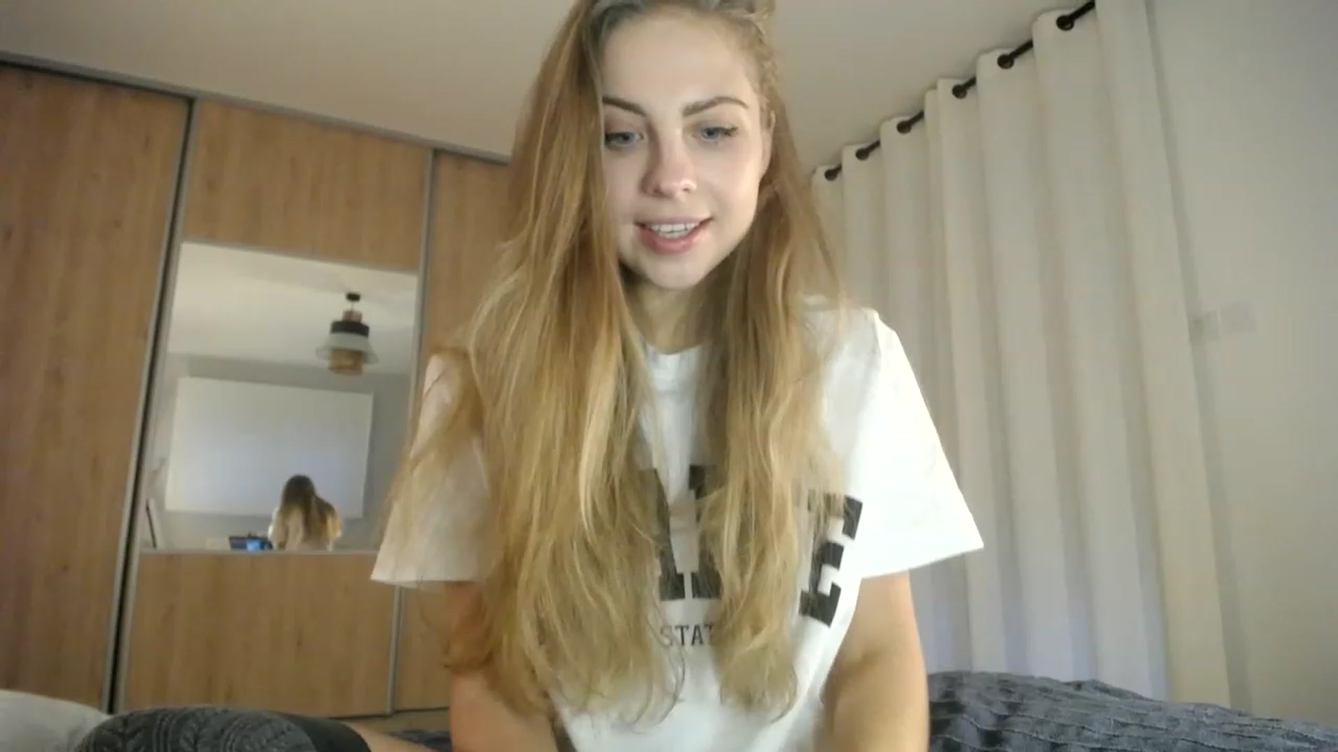 Gallery image thumbnail from ImKeira's myfreecams stream on, 01/19/2023, 16:40 image 18 of 20