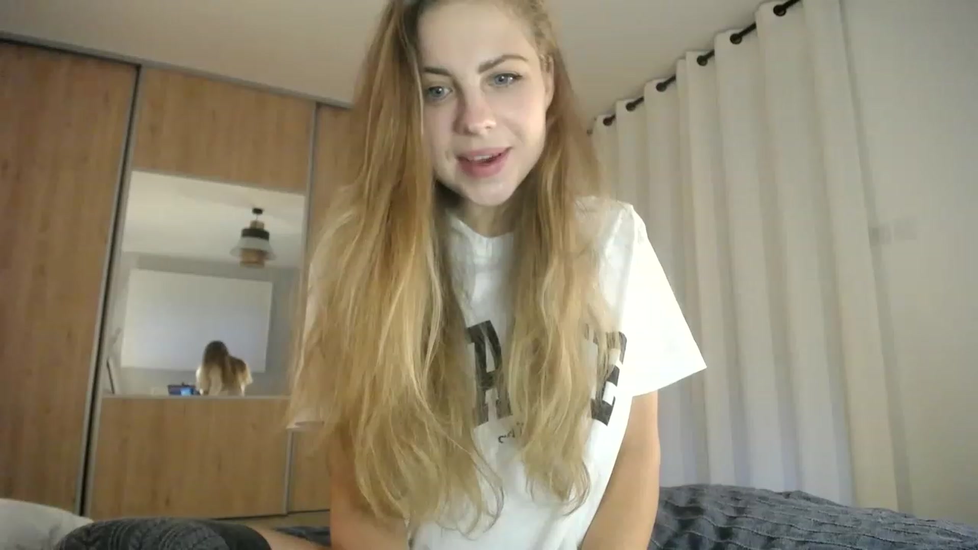 Gallery image thumbnail from ImKeira's myfreecams stream on, 01/19/2023, 16:40 image 19 of 20