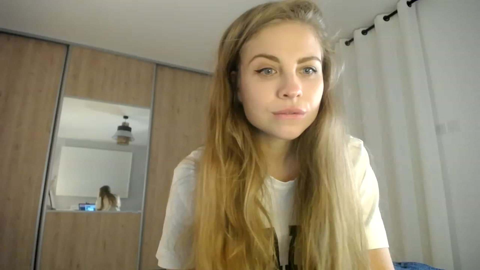 Gallery image thumbnail from ImKeira's myfreecams stream on, 01/19/2023, 17:54 image 11 of 20