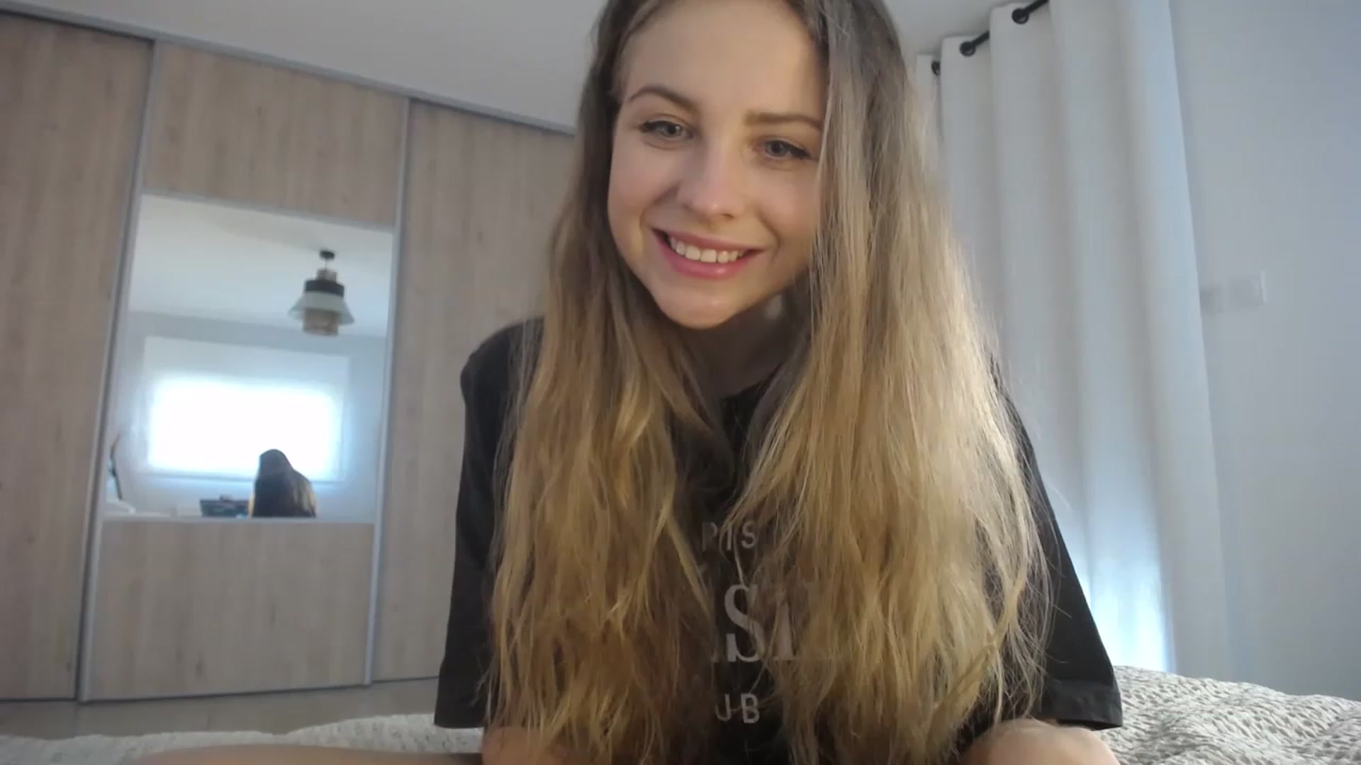 Gallery image thumbnail from ImKeira's myfreecams stream on, 02/01/2023, 17:15 image 3 of 20