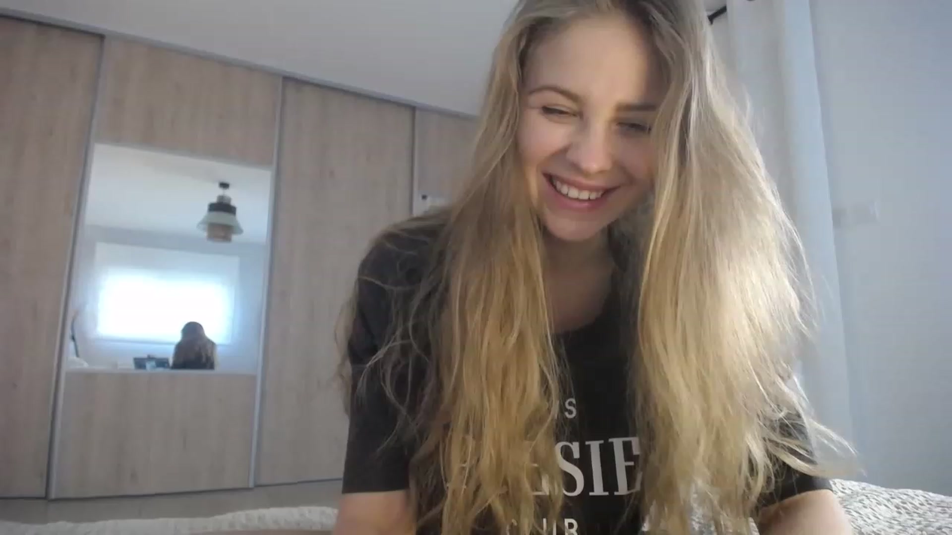 Gallery image thumbnail from ImKeira's myfreecams stream on, 02/01/2023, 17:15 image 6 of 20