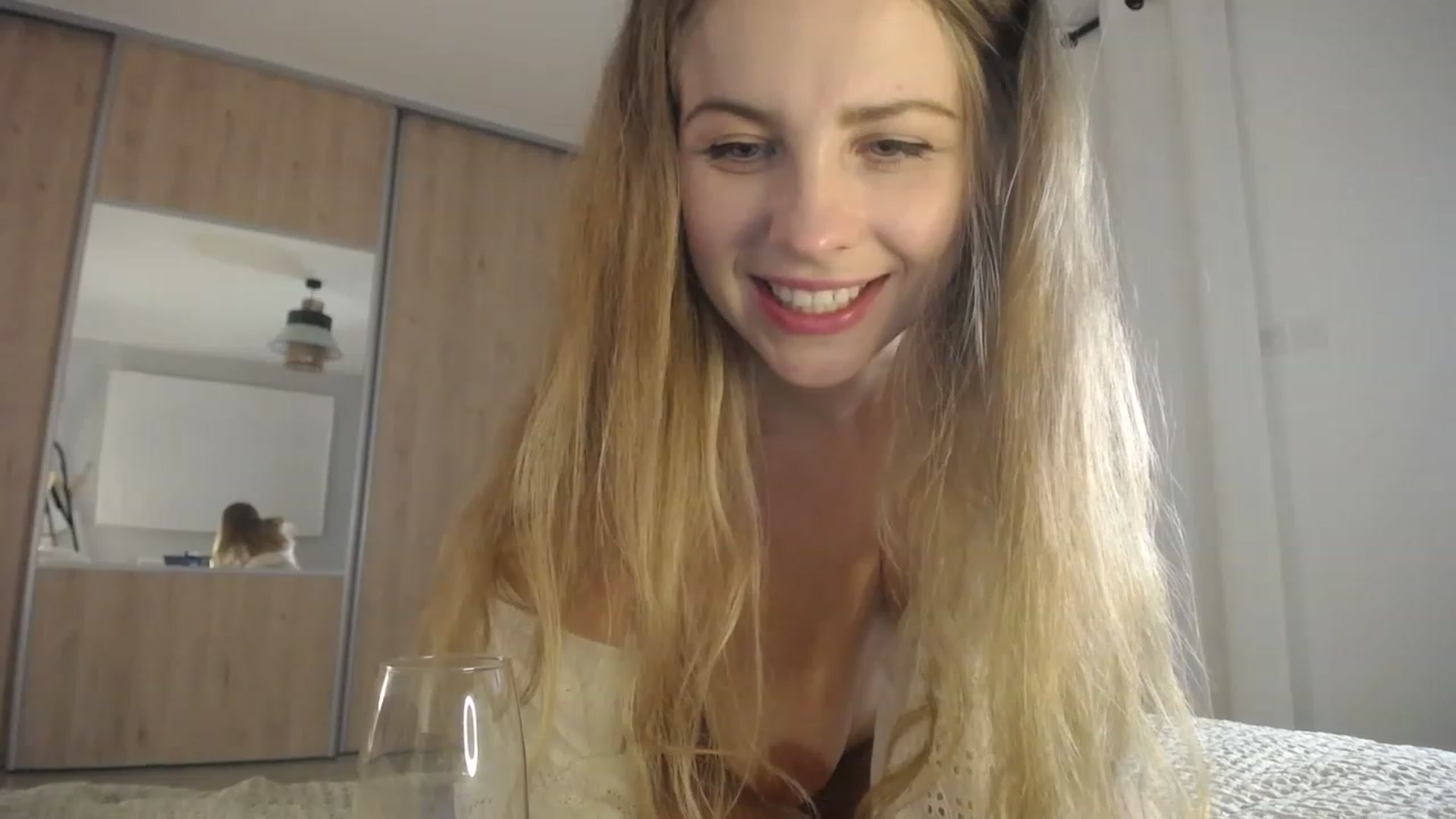 Gallery image thumbnail from ImKeira's myfreecams stream on, 02/01/2023, 17:49 image 17 of 20