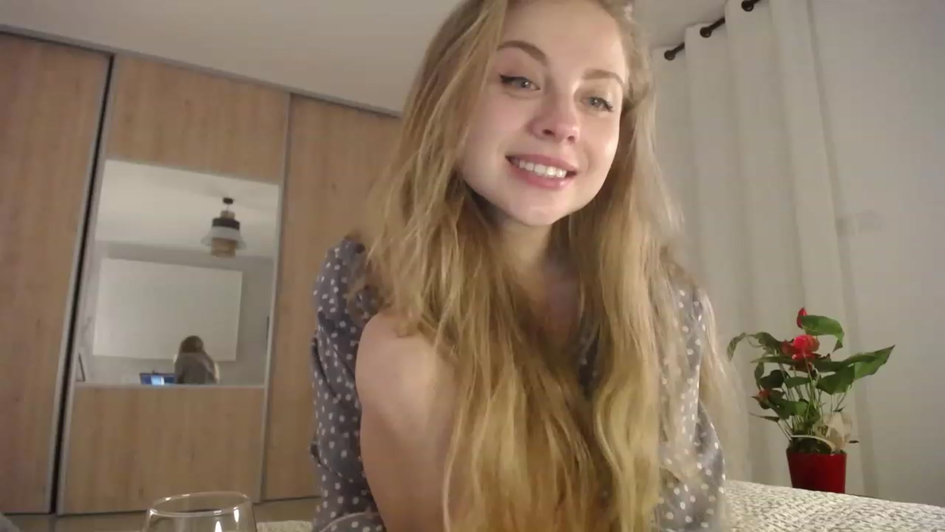 Gallery image thumbnail from ImKeira's myfreecams stream on, 02/02/2023, 18:17 image 16 of 20