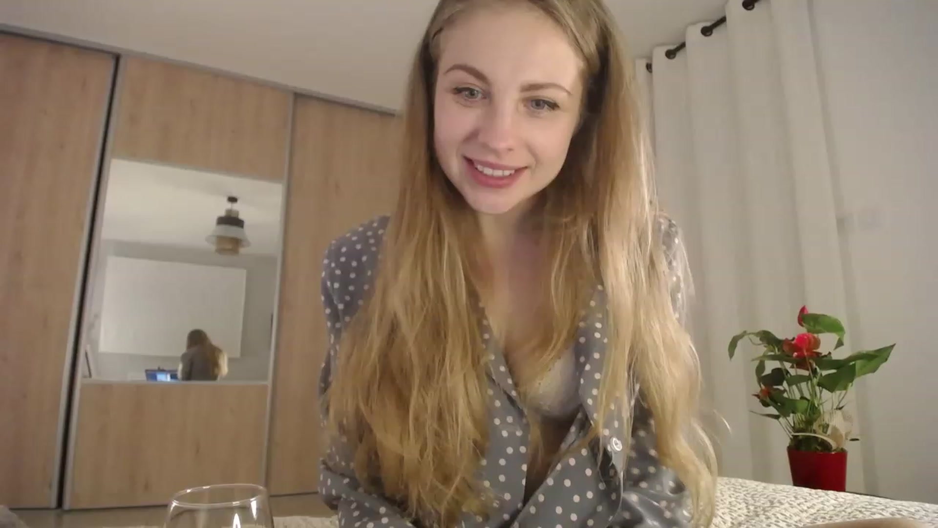 Gallery image thumbnail from ImKeira's myfreecams stream on, 02/02/2023, 18:17 image 12 of 20
