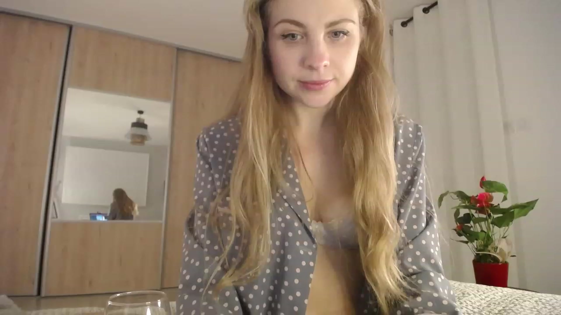 Gallery image thumbnail from ImKeira's myfreecams stream on, 02/02/2023, 18:17 image 6 of 20