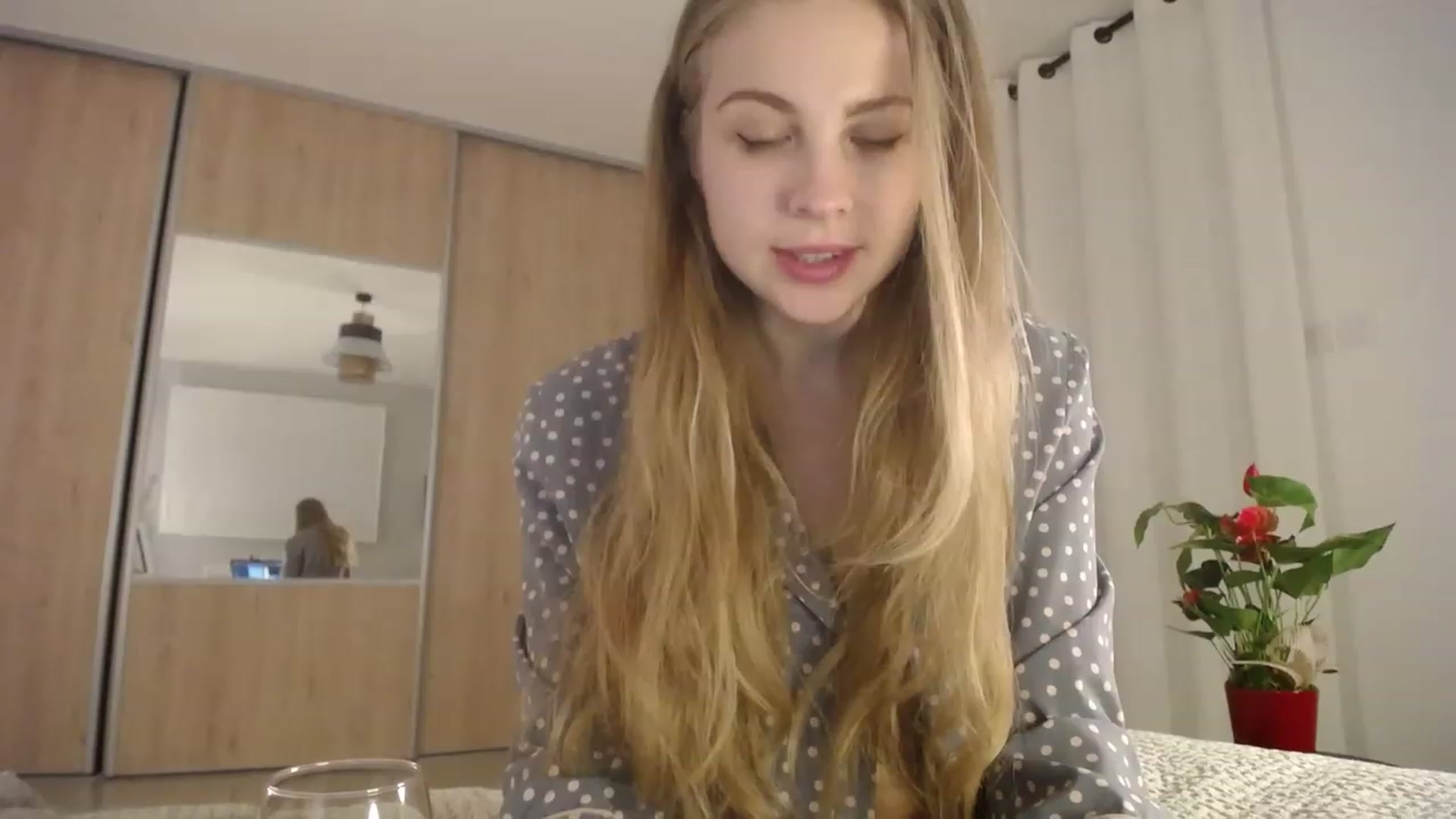 Gallery image thumbnail from ImKeira's myfreecams stream on, 02/02/2023, 18:17 image 10 of 20