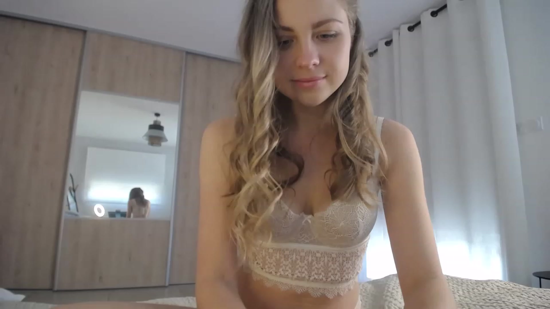 Gallery image thumbnail from ImKeira's myfreecams stream on, 03/01/2023, 16:28 image 16 of 20