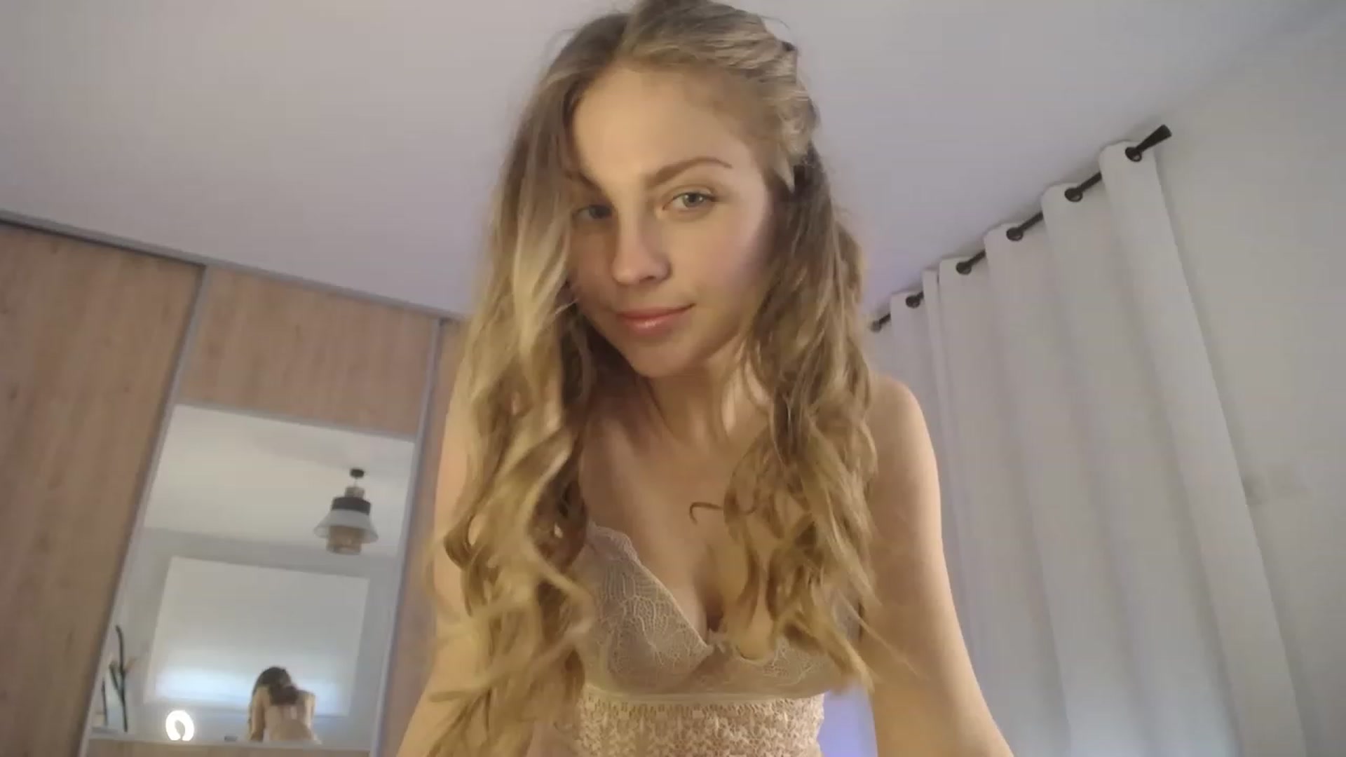 Gallery image thumbnail from ImKeira's myfreecams stream on, 03/01/2023, 18:13 image 10 of 20