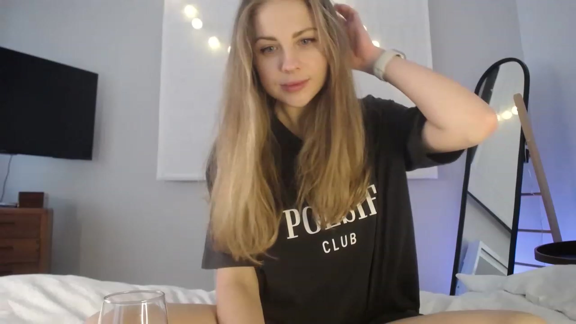 Gallery image thumbnail from ImKeira's myfreecams stream on, 03/07/2023, 17:42 image 15 of 20