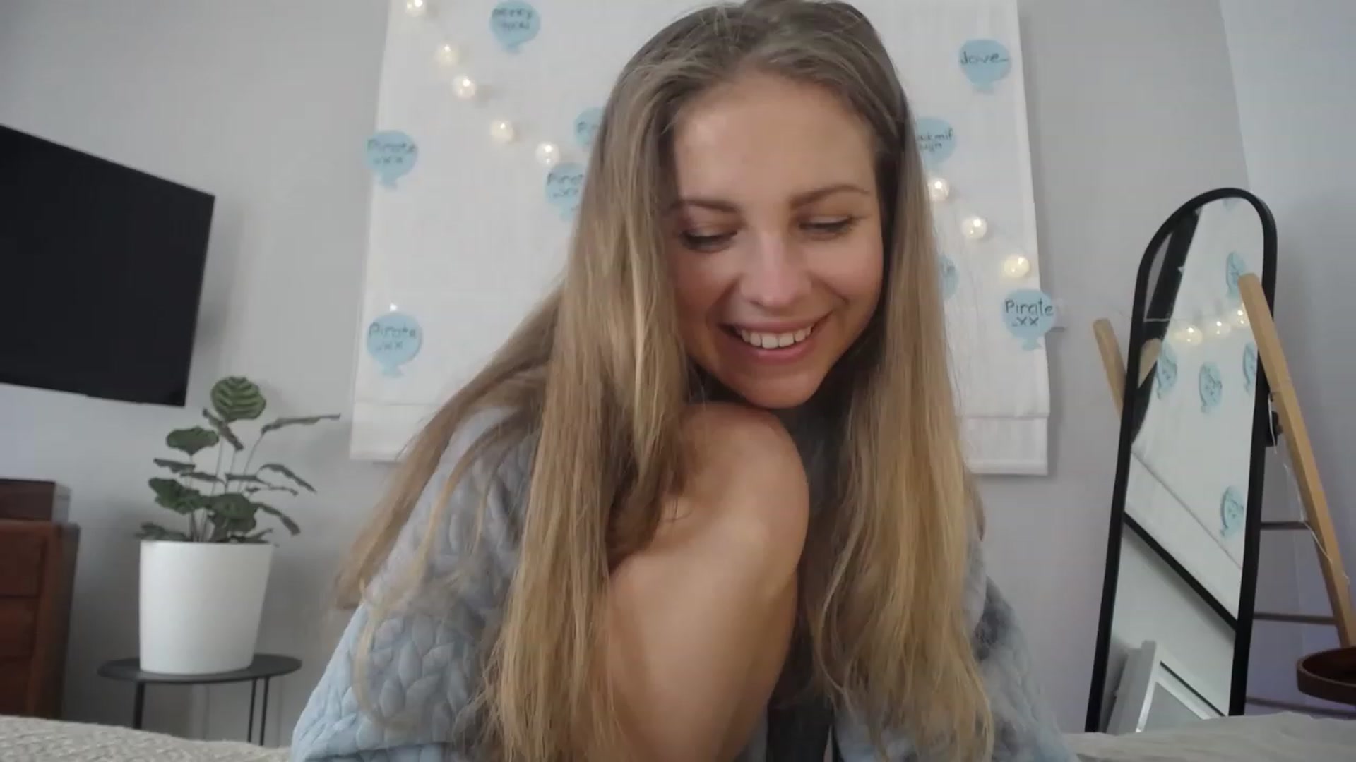 Gallery image thumbnail from ImKeira's myfreecams stream on, 03/12/2023, 16:06 image 8 of 20
