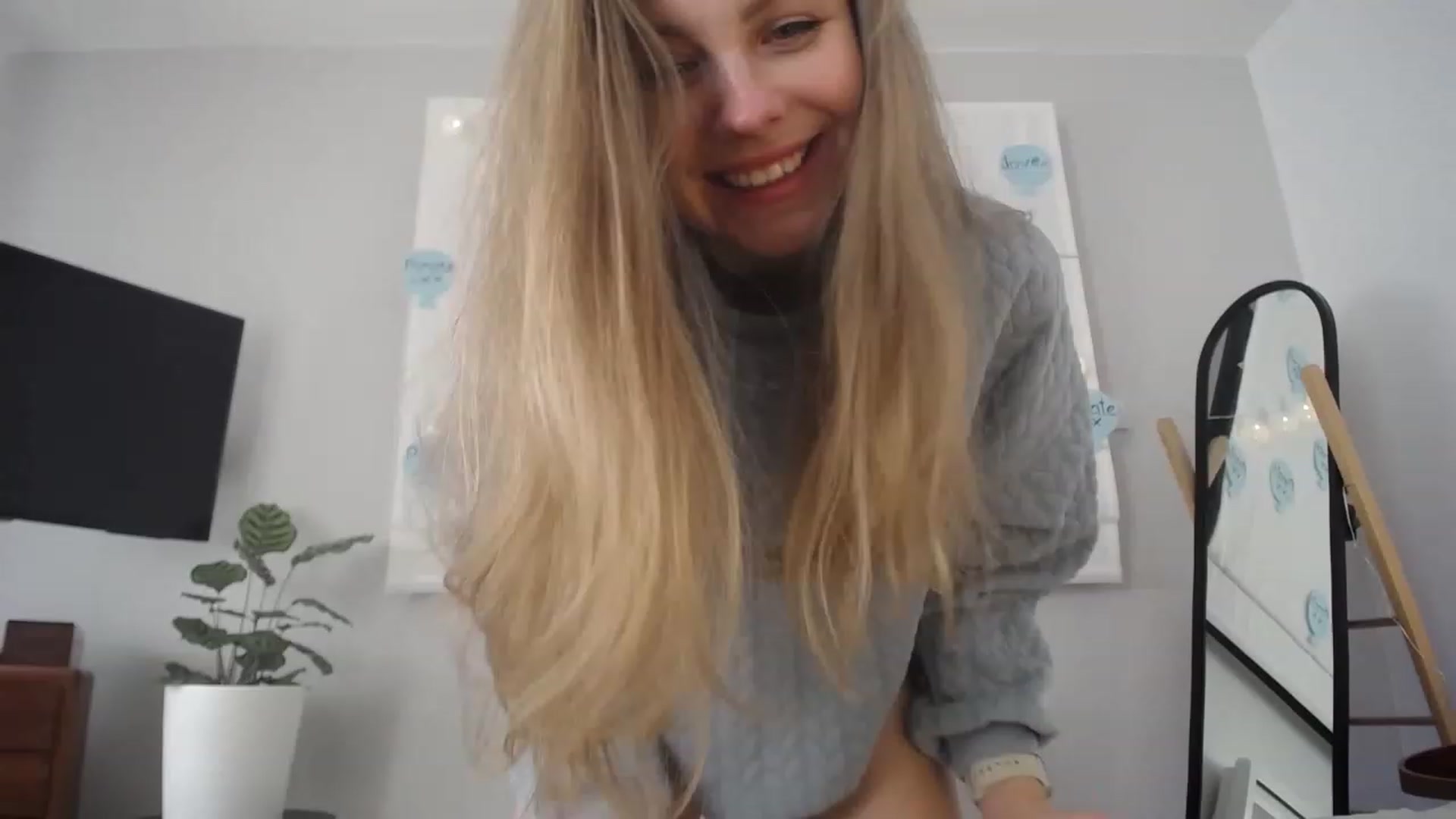 Gallery image thumbnail from ImKeira's myfreecams stream on, 03/12/2023, 16:06 image 12 of 20