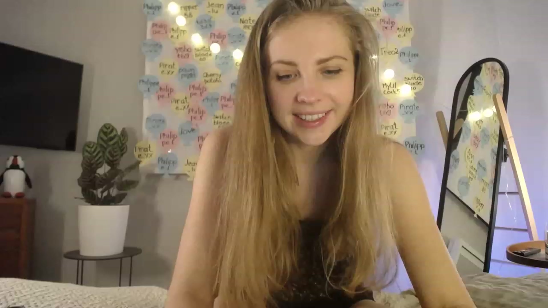 Gallery image thumbnail from ImKeira's myfreecams stream on, 03/20/2023, 19:41 image 17 of 20