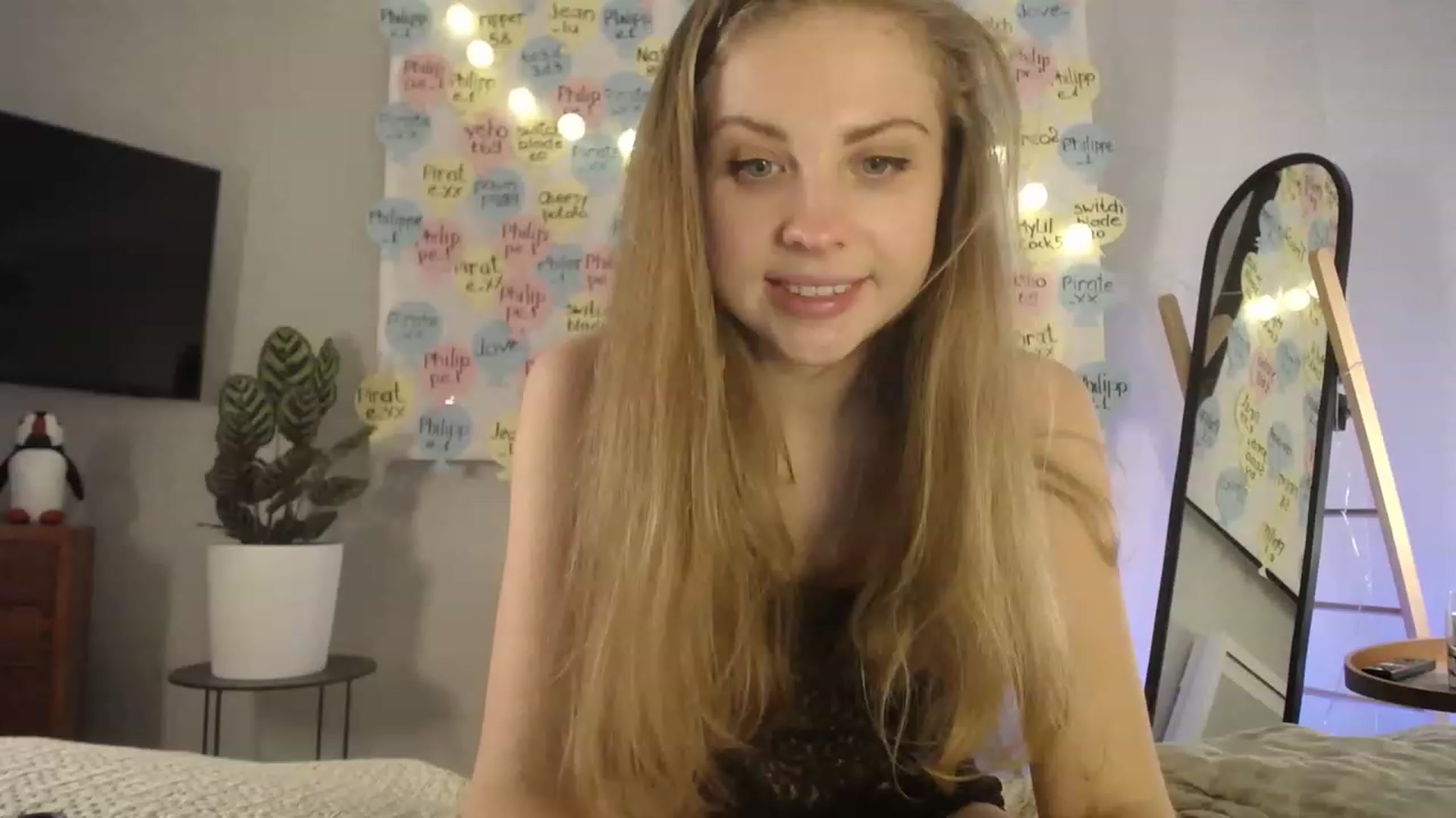 Gallery image thumbnail from ImKeira's myfreecams stream on, 03/20/2023, 19:41 image 18 of 20