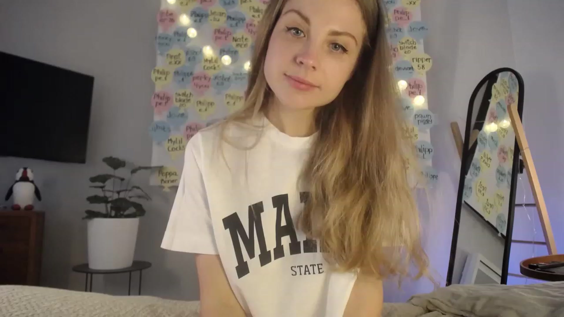 Gallery image thumbnail from ImKeira's myfreecams stream on, 03/23/2023, 17:10 image 10 of 20