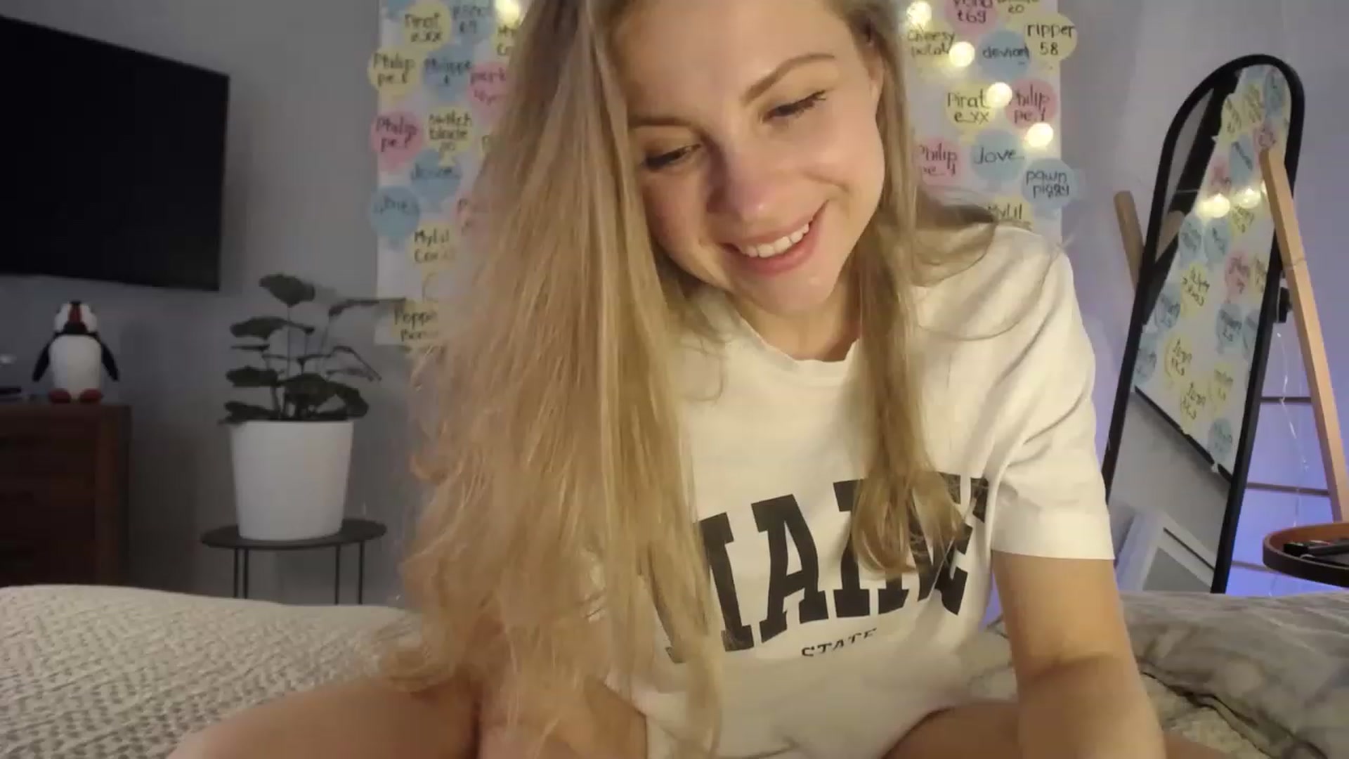 Gallery image thumbnail from ImKeira's myfreecams stream on, 03/23/2023, 17:10 image 11 of 20