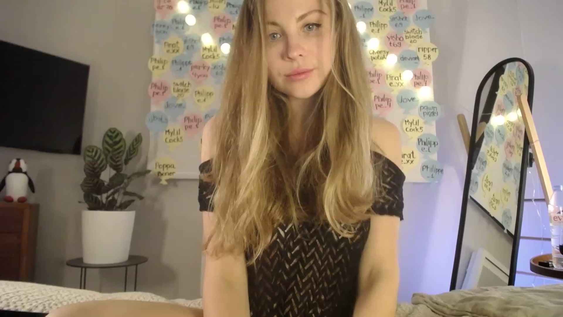 Gallery image thumbnail from ImKeira's myfreecams stream on, 03/23/2023, 19:41 image 10 of 20