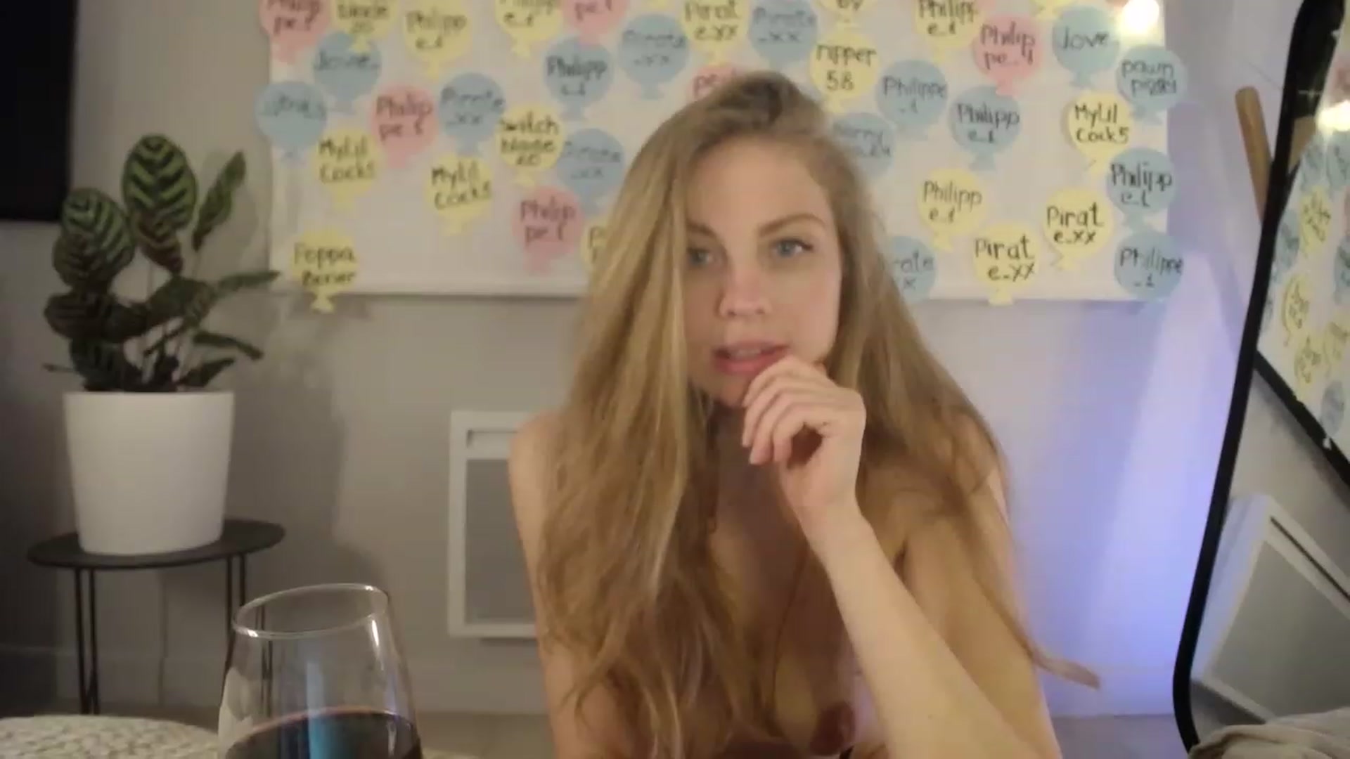 Gallery image thumbnail from ImKeira's myfreecams stream on, 03/23/2023, 19:41 image 7 of 20