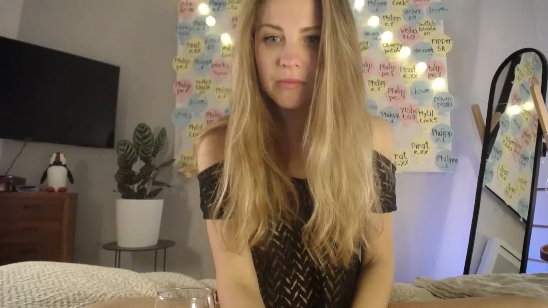 Gallery image thumbnail from ImKeira's myfreecams stream on, 03/23/2023, 19:41 image 17 of 20