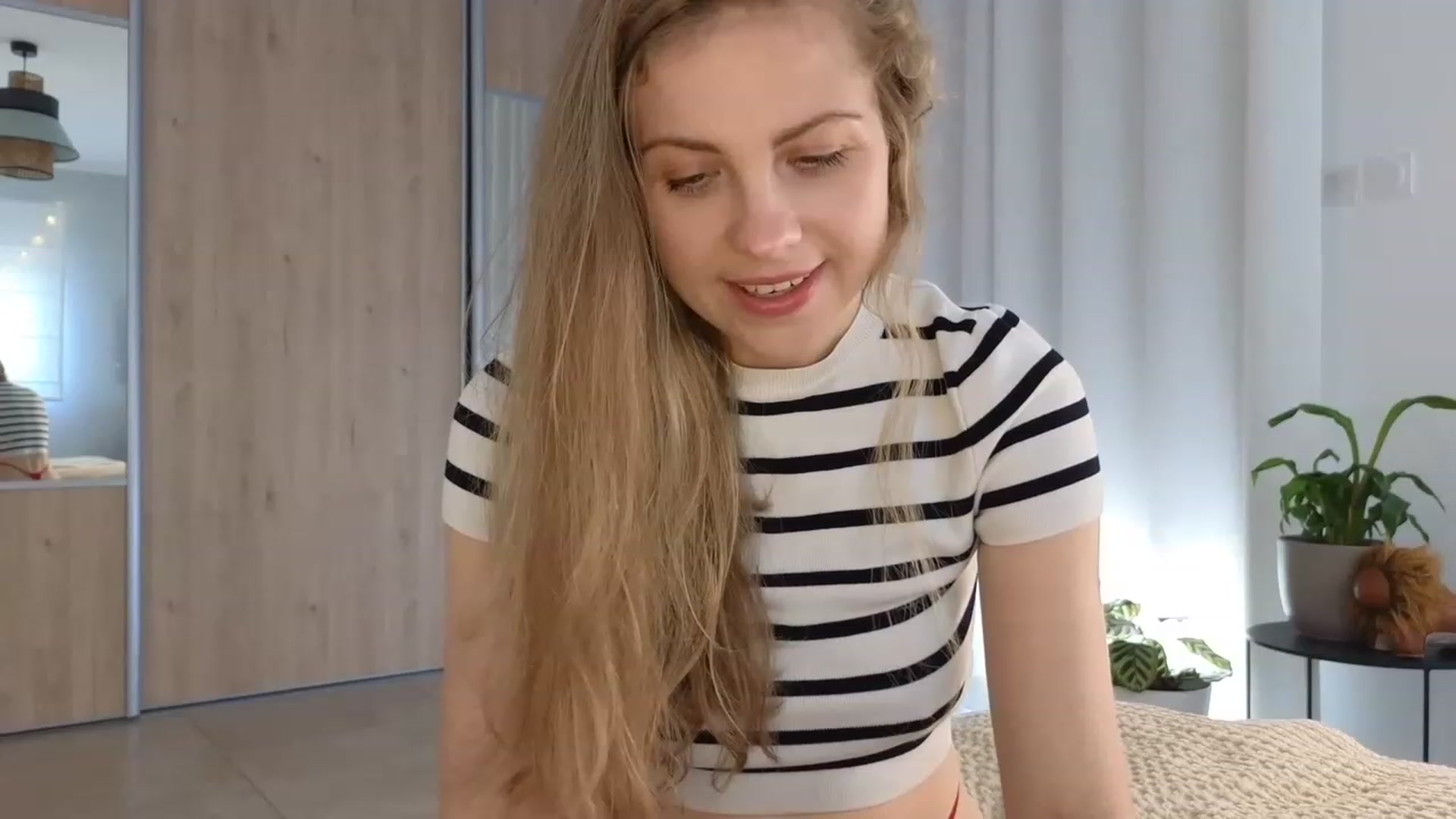 Gallery image thumbnail from ImKeira's myfreecams stream on, 04/28/2023, 18:15 image 12 of 20