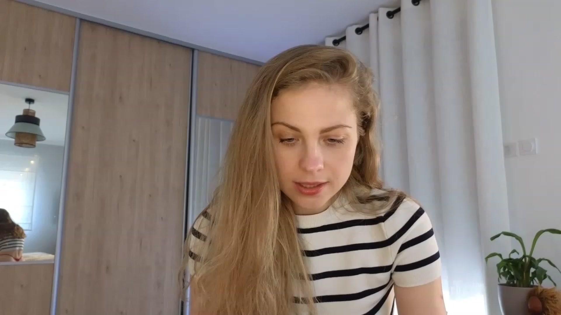 Gallery image thumbnail from ImKeira's myfreecams stream on, 04/28/2023, 18:15 image 6 of 20