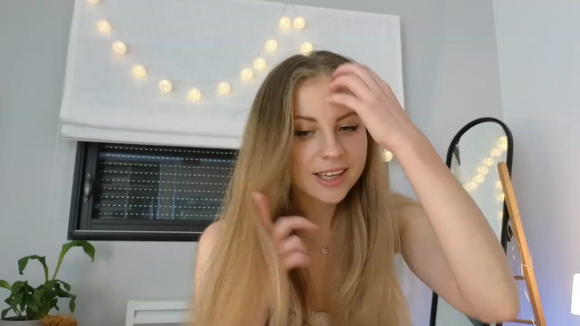 Gallery image thumbnail from ImKeira's myfreecams stream on, 05/07/2023, 13:20 image 4 of 20