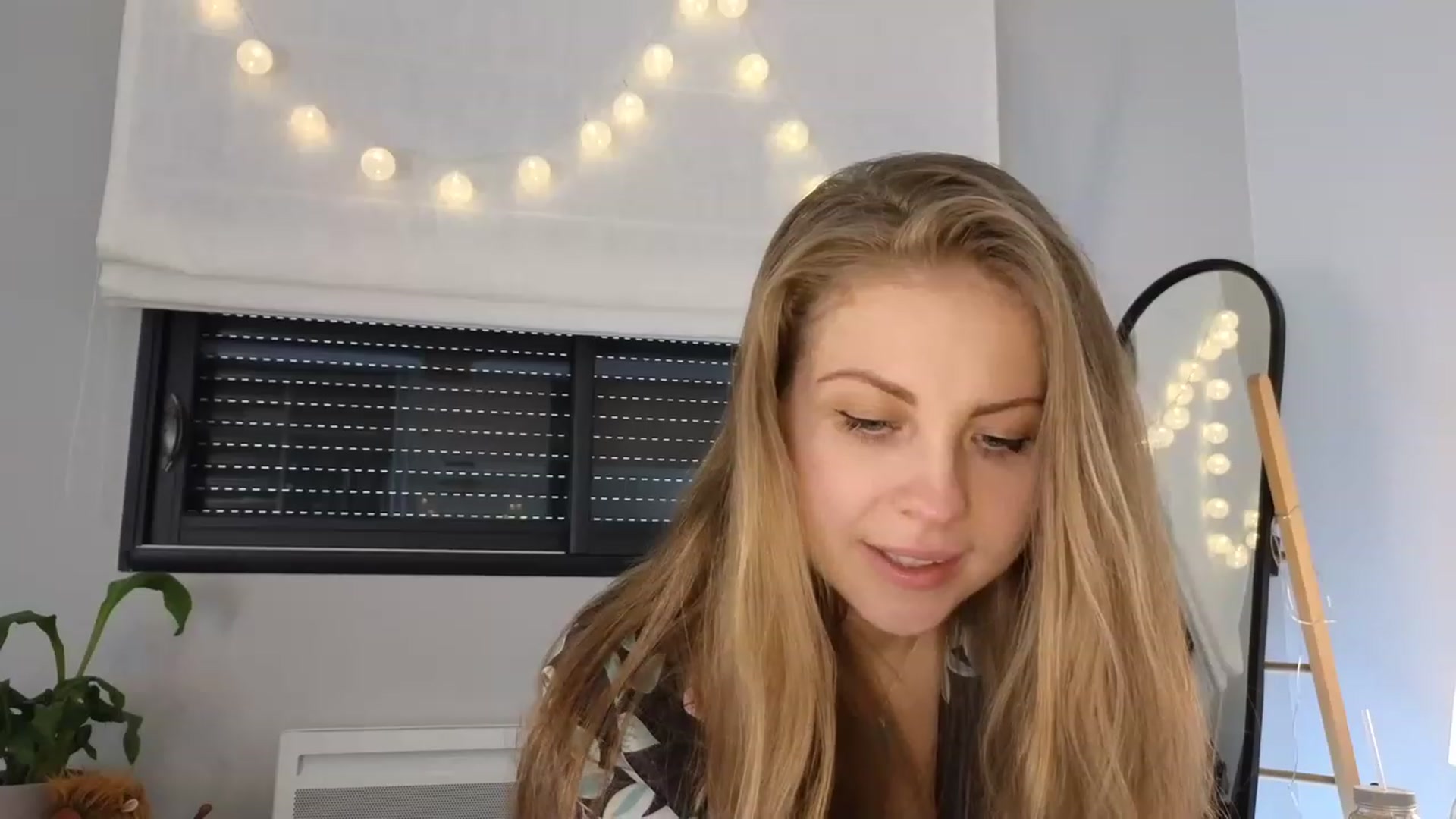 Gallery image thumbnail from ImKeira's myfreecams stream on, 05/12/2023, 14:36 image 17 of 20
