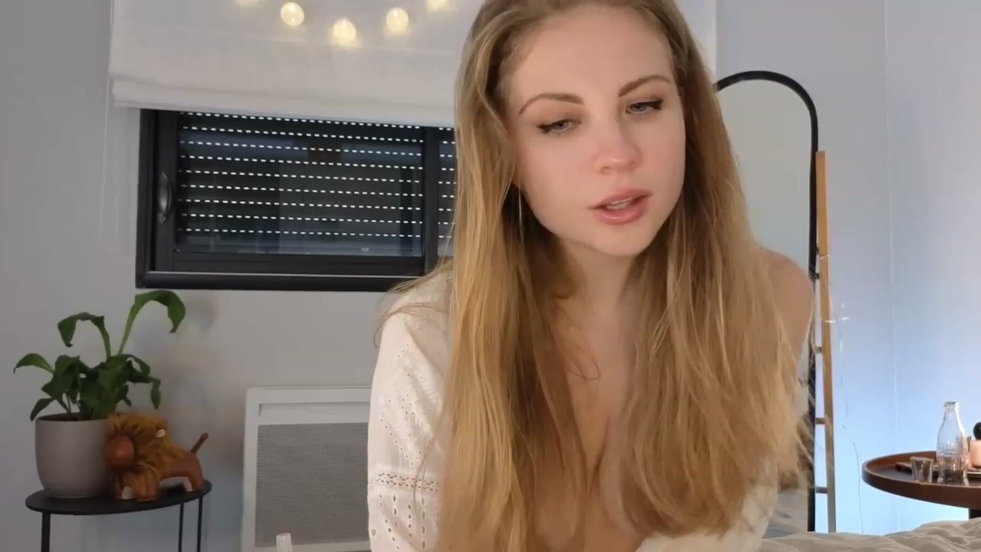 Gallery image thumbnail from ImKeira's myfreecams stream on, 05/14/2023, 16:22 image 18 of 20
