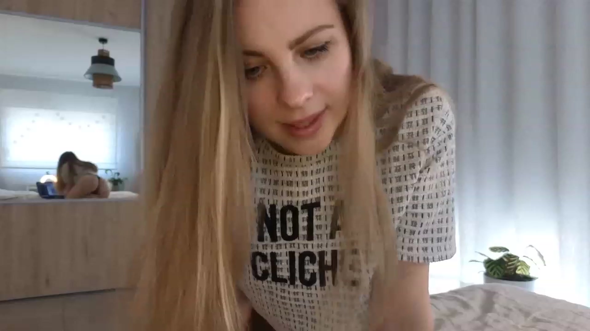 Gallery image thumbnail from ImKeira's myfreecams stream on, 05/19/2023, 15:55 image 3 of 20
