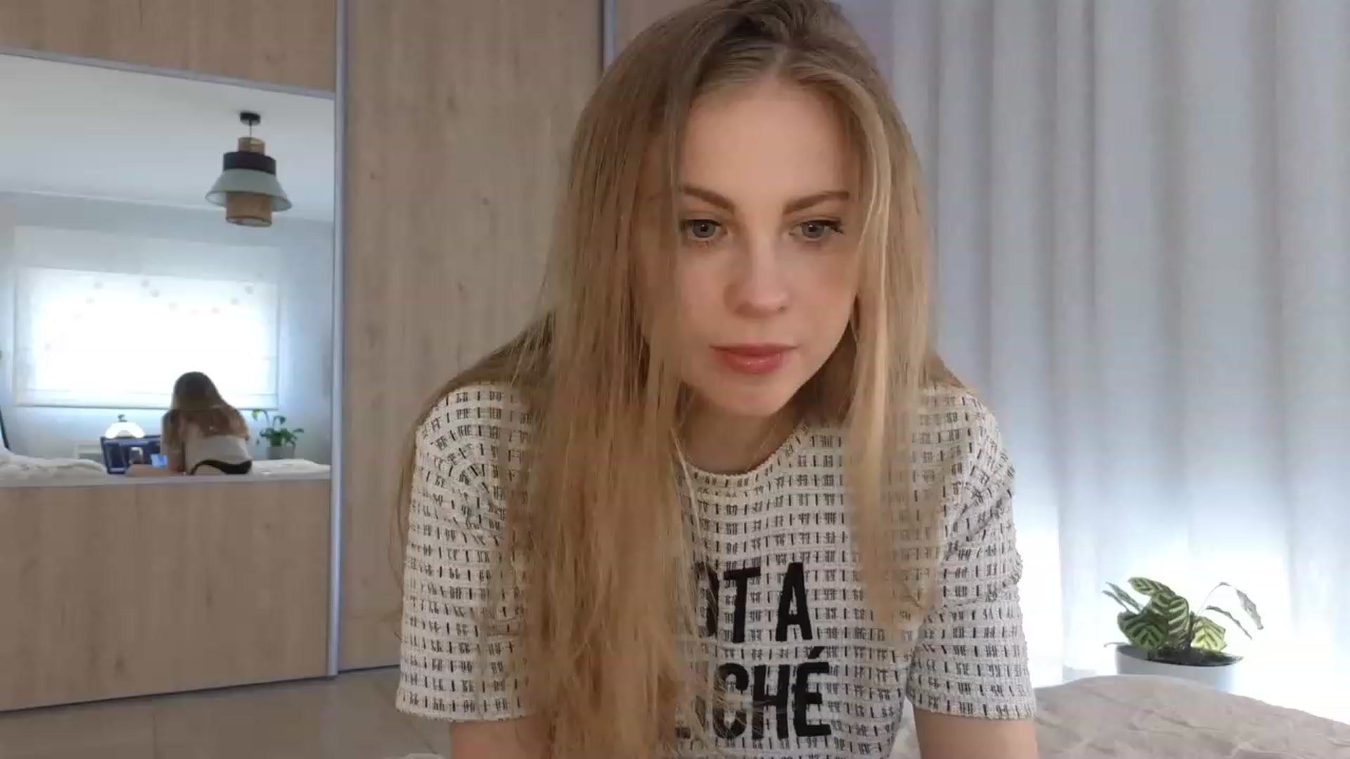 Gallery image thumbnail from ImKeira's myfreecams stream on, 05/19/2023, 15:55 image 12 of 20