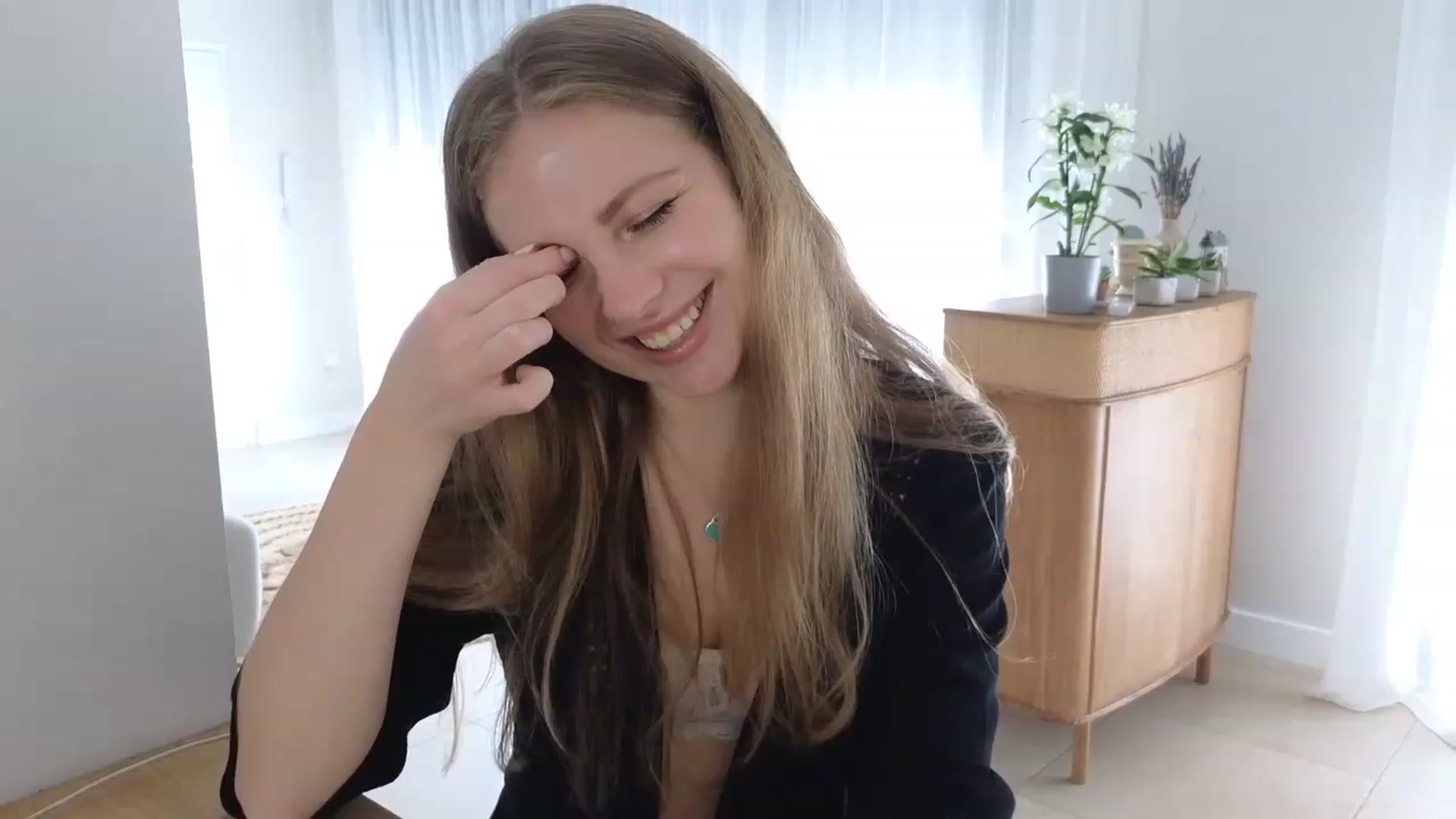 Gallery image thumbnail from ImKeira's myfreecams stream on, 06/04/2023, 10:18 image 15 of 20