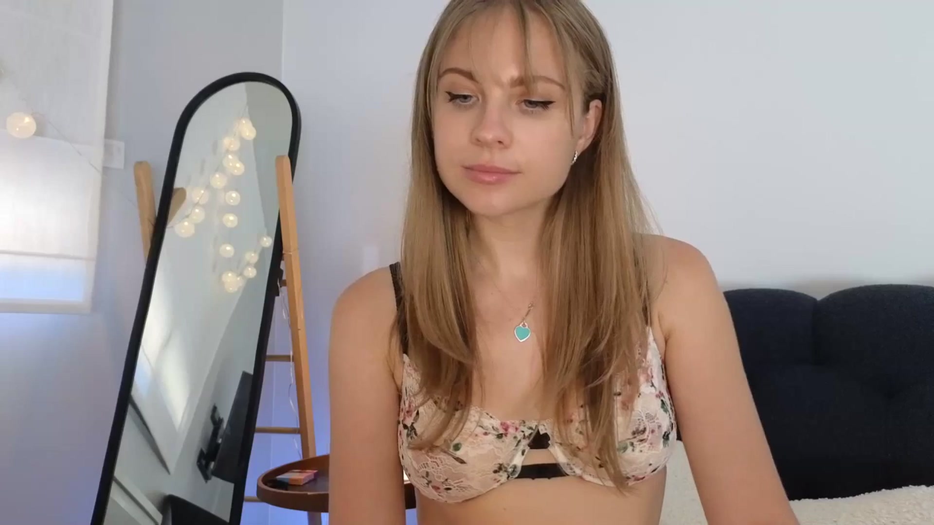 Gallery image thumbnail from ImKeira's myfreecams stream on, 07/08/2023, 15:31 image 3 of 20