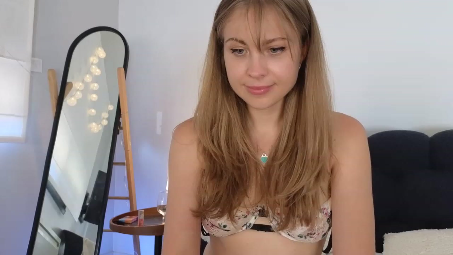 Gallery image thumbnail from ImKeira's myfreecams stream on, 07/08/2023, 16:46 image 12 of 20