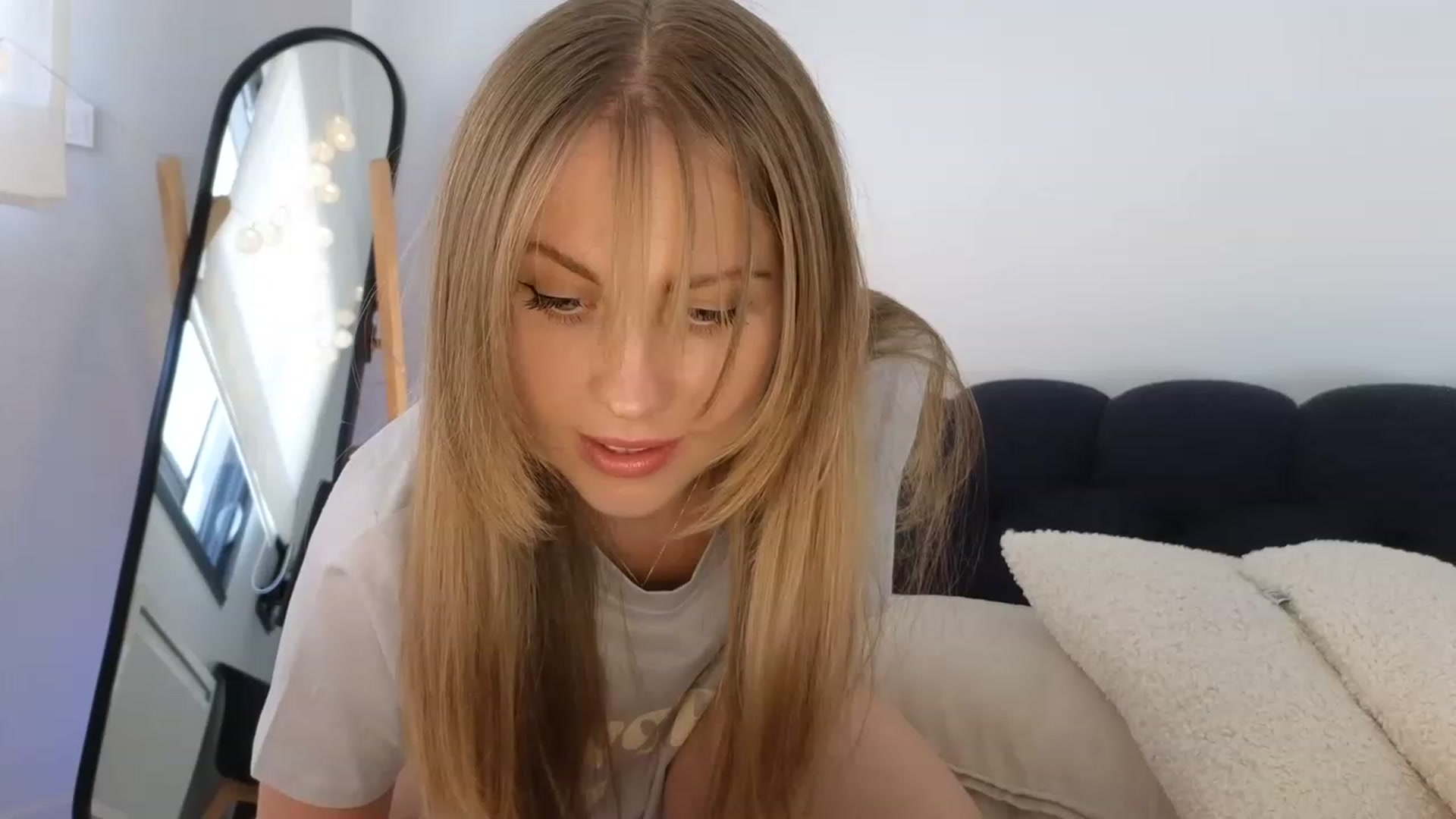 Gallery image thumbnail from ImKeira's myfreecams stream on, 08/07/2023, 14:18 image 4 of 20