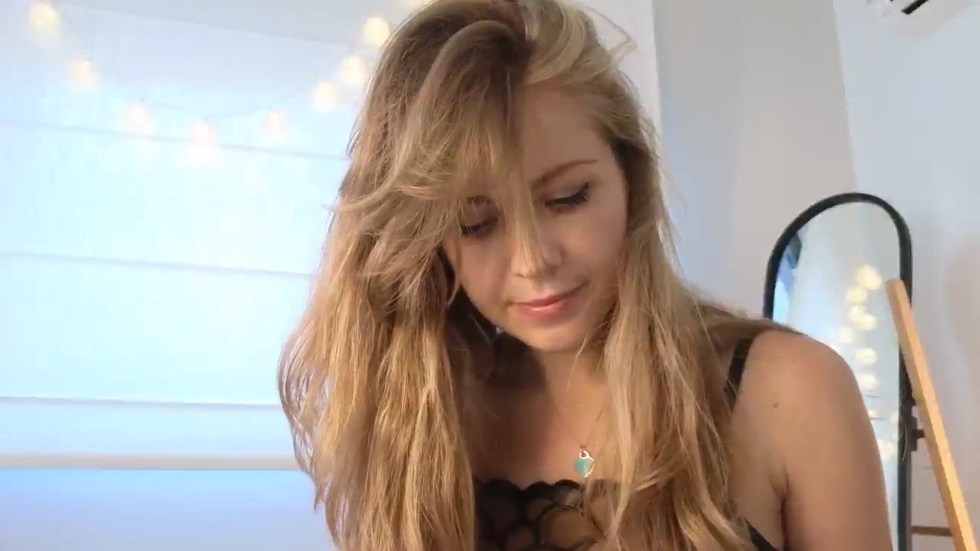 Gallery image thumbnail from ImKeira's myfreecams stream on, 08/14/2023, 18:46 image 8 of 20