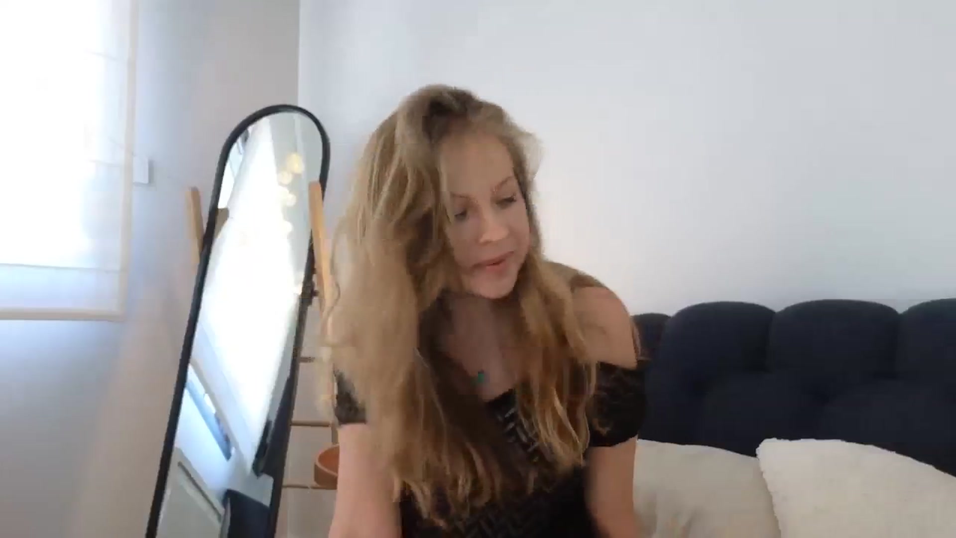 Gallery image thumbnail from ImKeira's myfreecams stream on, 08/18/2023, 13:58 image 6 of 20