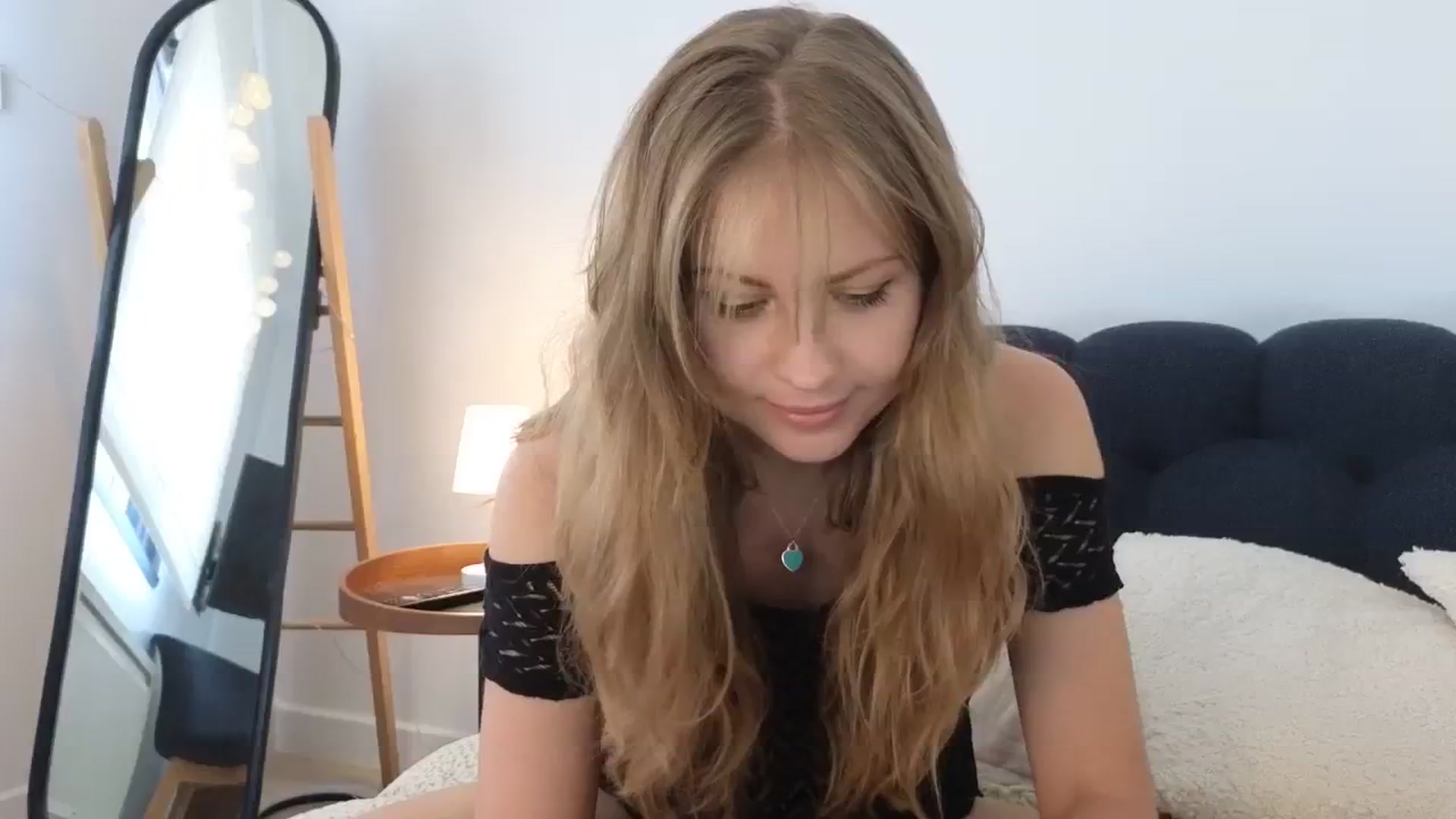 Gallery image thumbnail from ImKeira's myfreecams stream on, 08/18/2023, 15:25 image 10 of 20