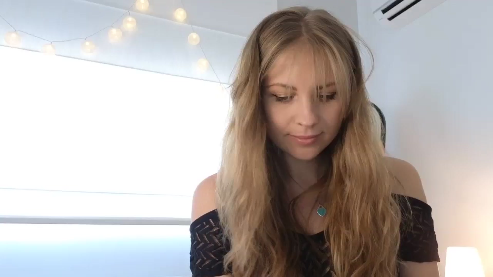 Gallery image thumbnail from ImKeira's myfreecams stream on, 08/18/2023, 15:25 image 11 of 20