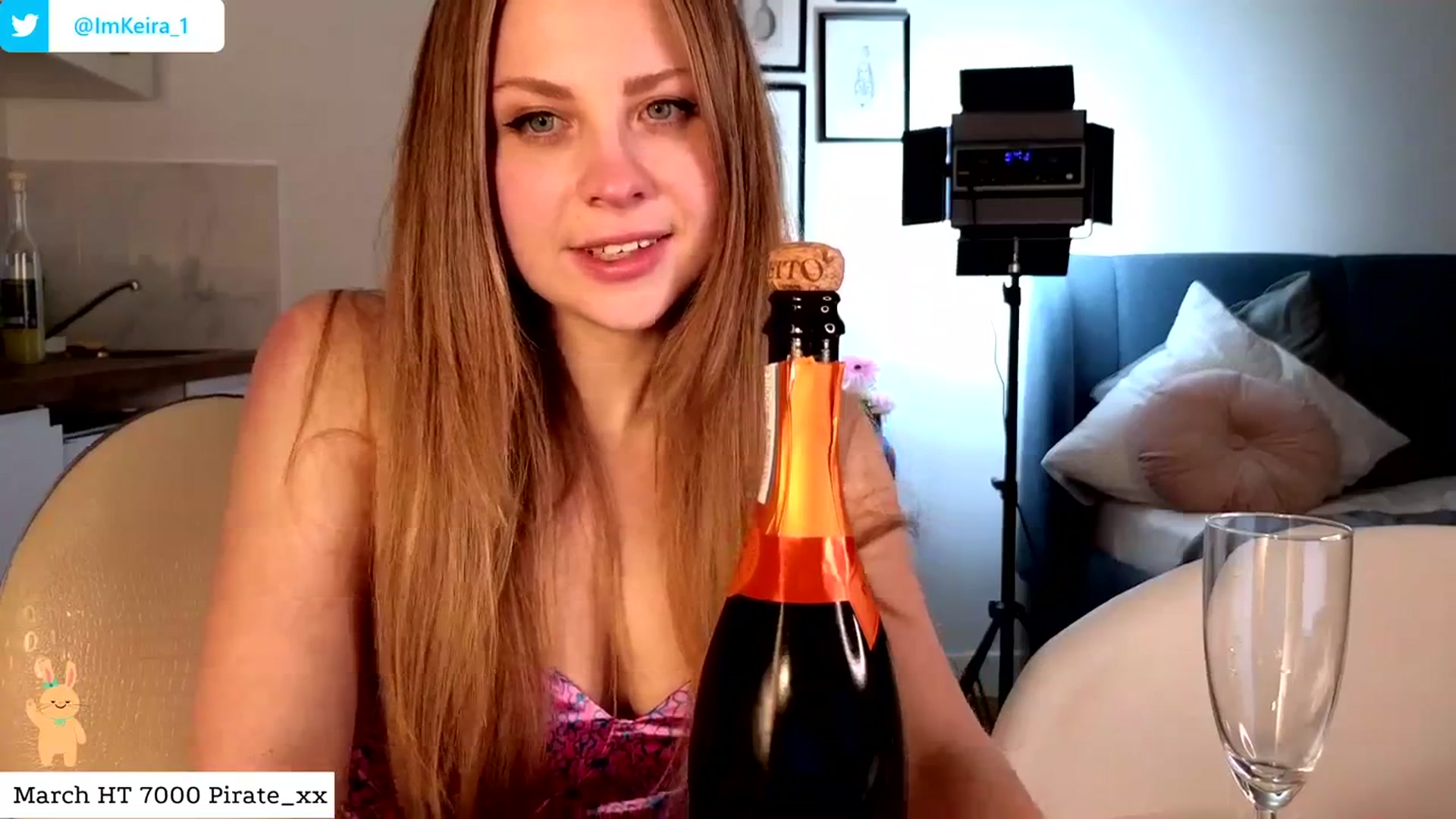 Gallery image thumbnail from ImKeira's myfreecams stream on, 03/15/2024, 21:17 image 11 of 20