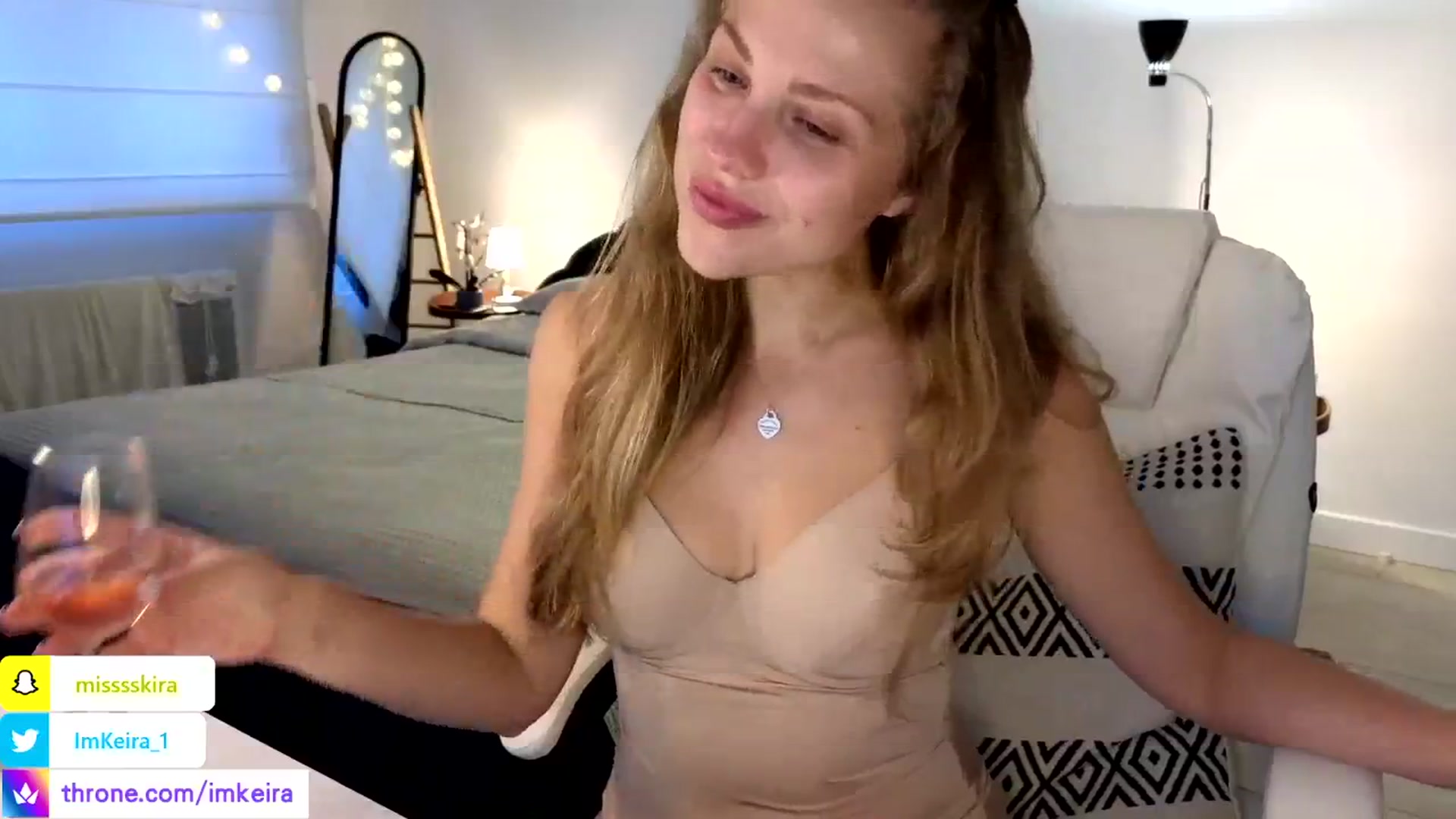Gallery image thumbnail from ImKeira's myfreecams stream on, 04/24/2024, 20:02 image 10 of 20