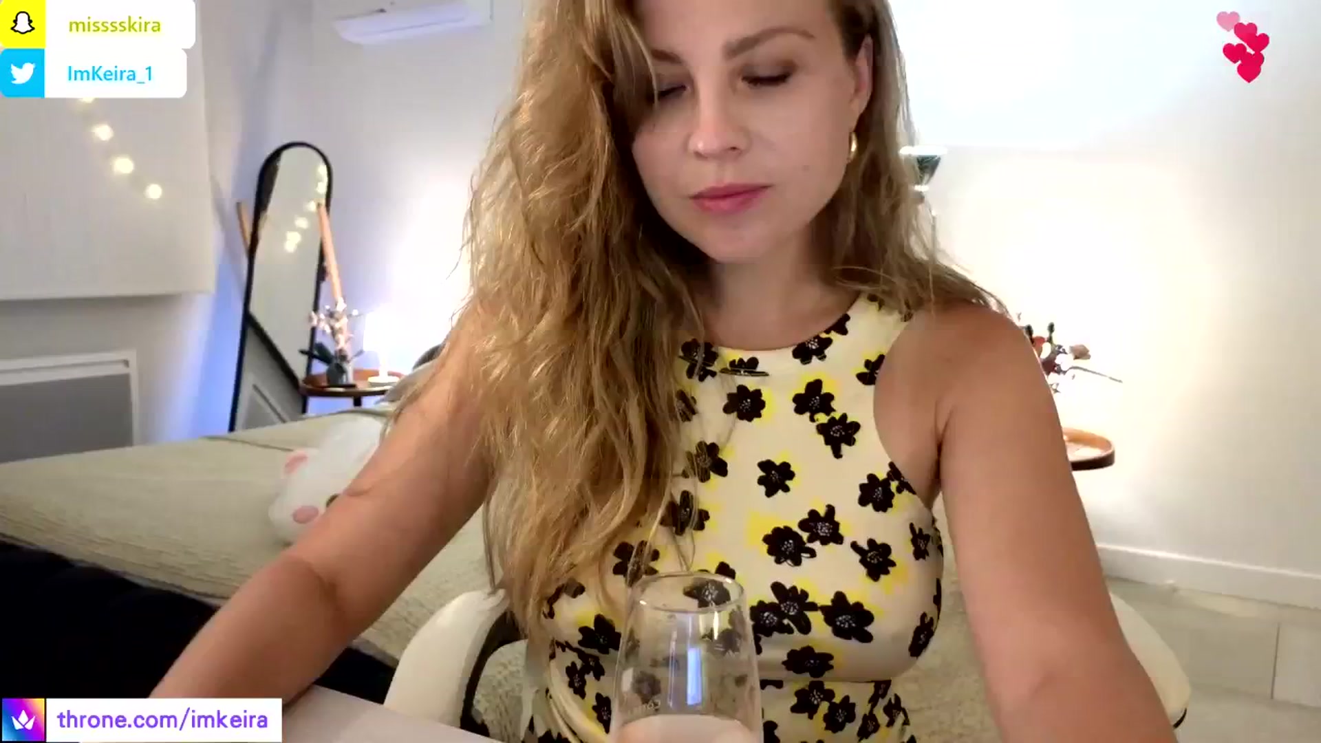 Gallery image thumbnail from ImKeira's myfreecams stream on, 07/17/2024, 21:27 image 4 of 20