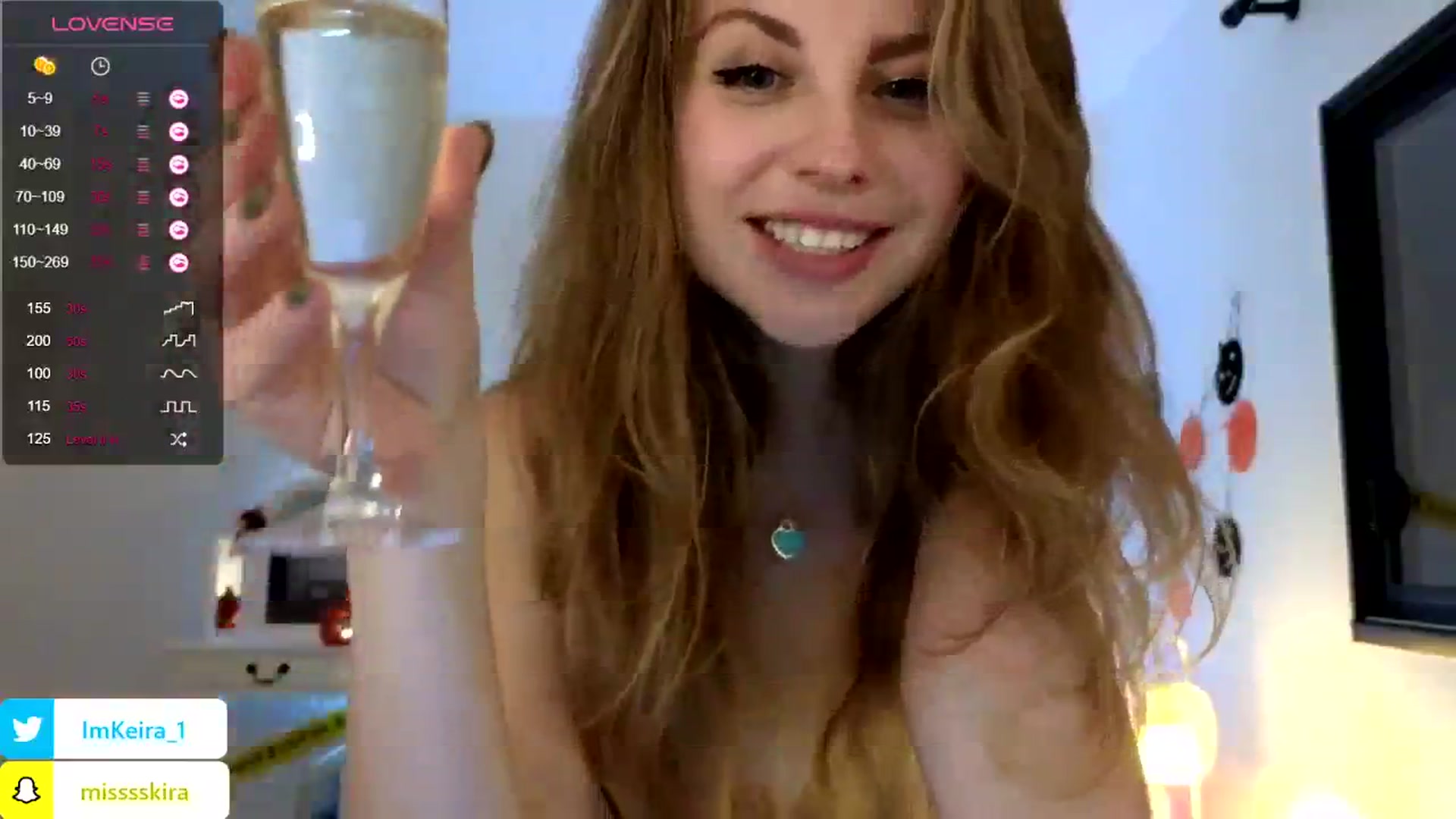 Gallery image thumbnail from ImKeira's myfreecams stream on, 10/19/2024, 19:10 image 13 of 20
